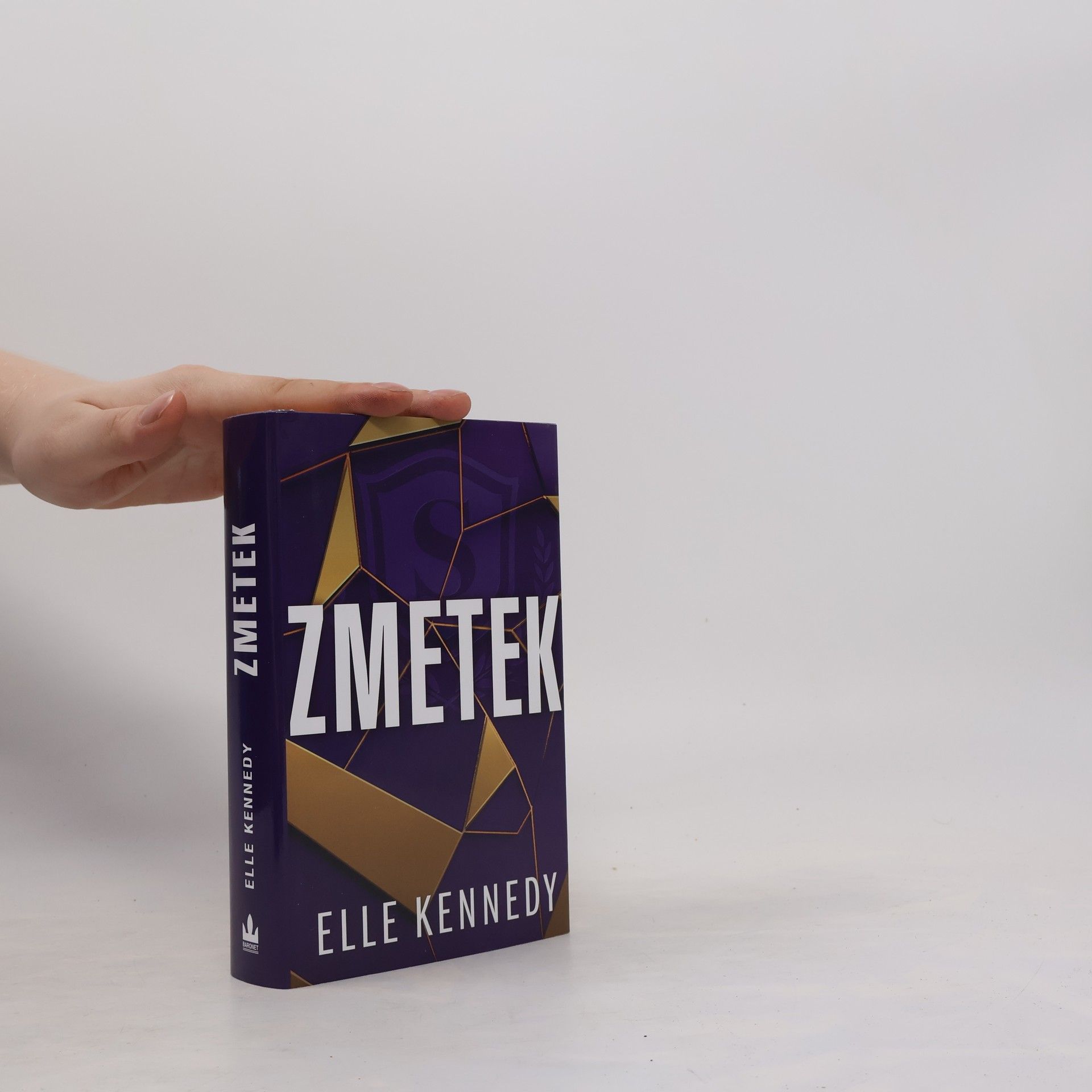 Elle Kennedy Zmetek