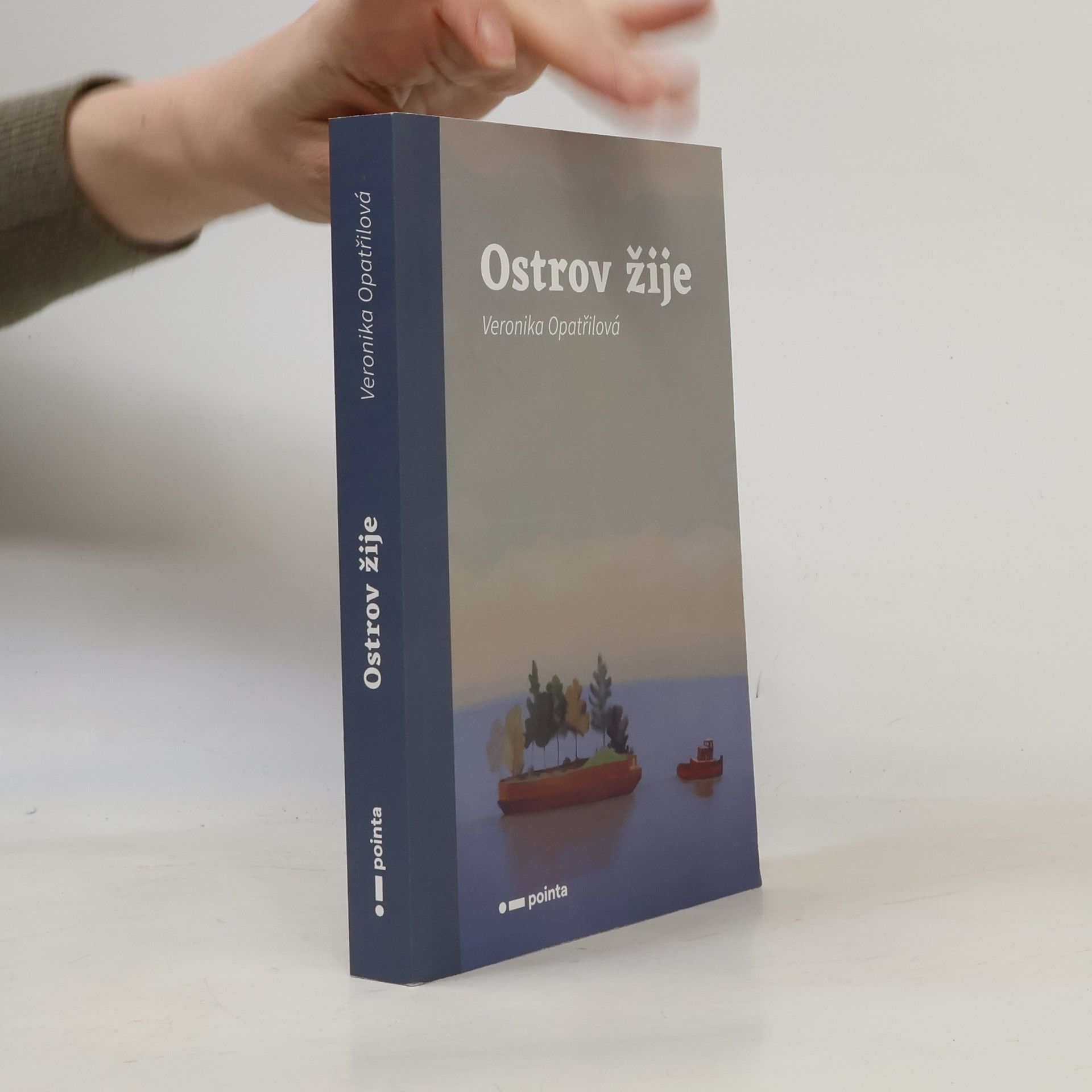 Veronika Opatřilová Ostrov žije