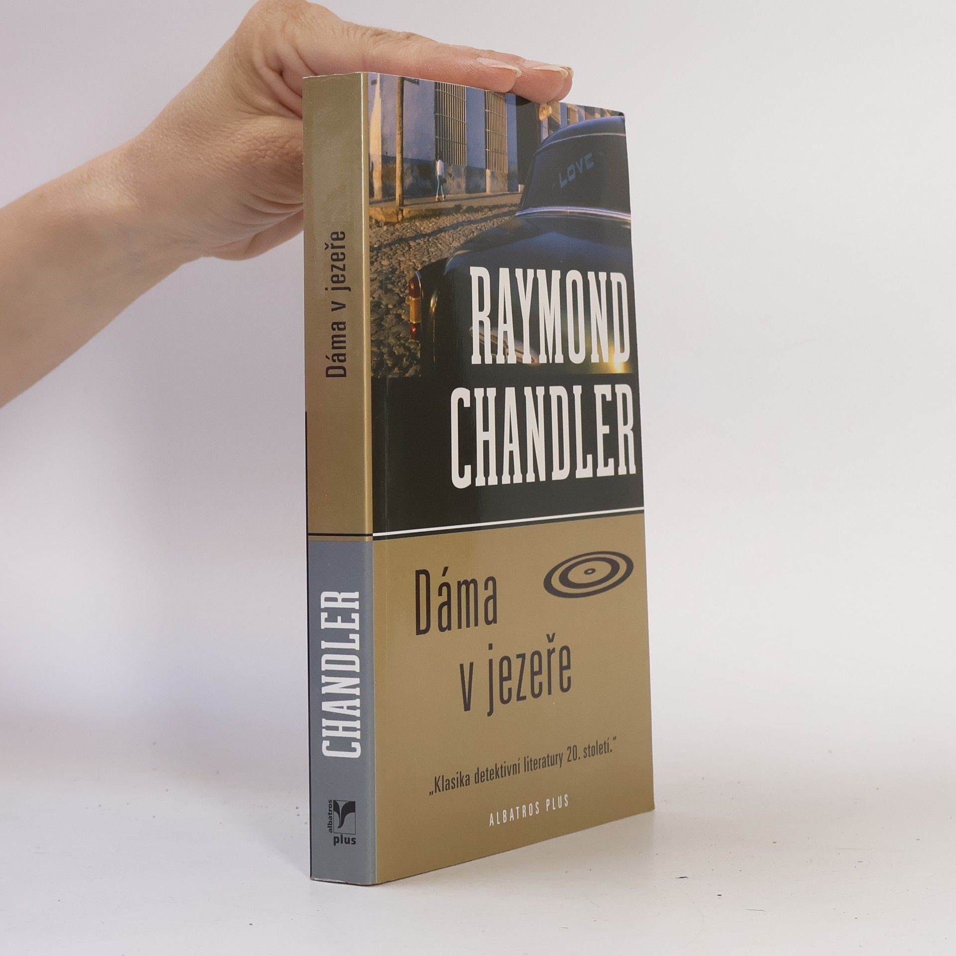 Raymond Chandler Dáma v jezeře
