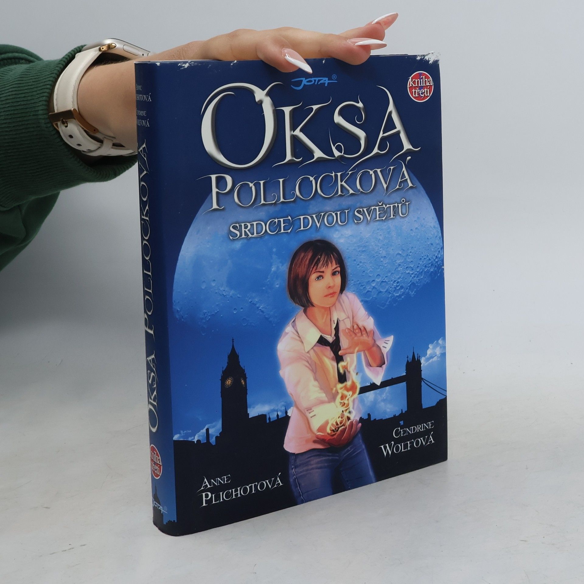 Anne Plichota Oksa Pollocková. Srdce dvou světů