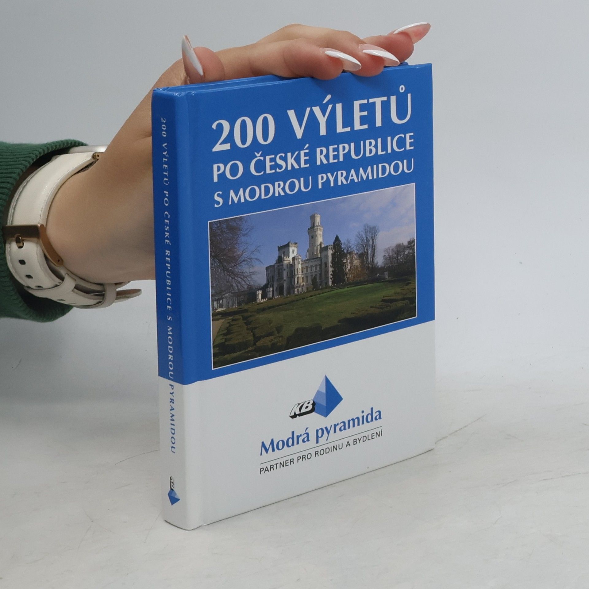 200 výletů po České republice s Modrou pyramidou