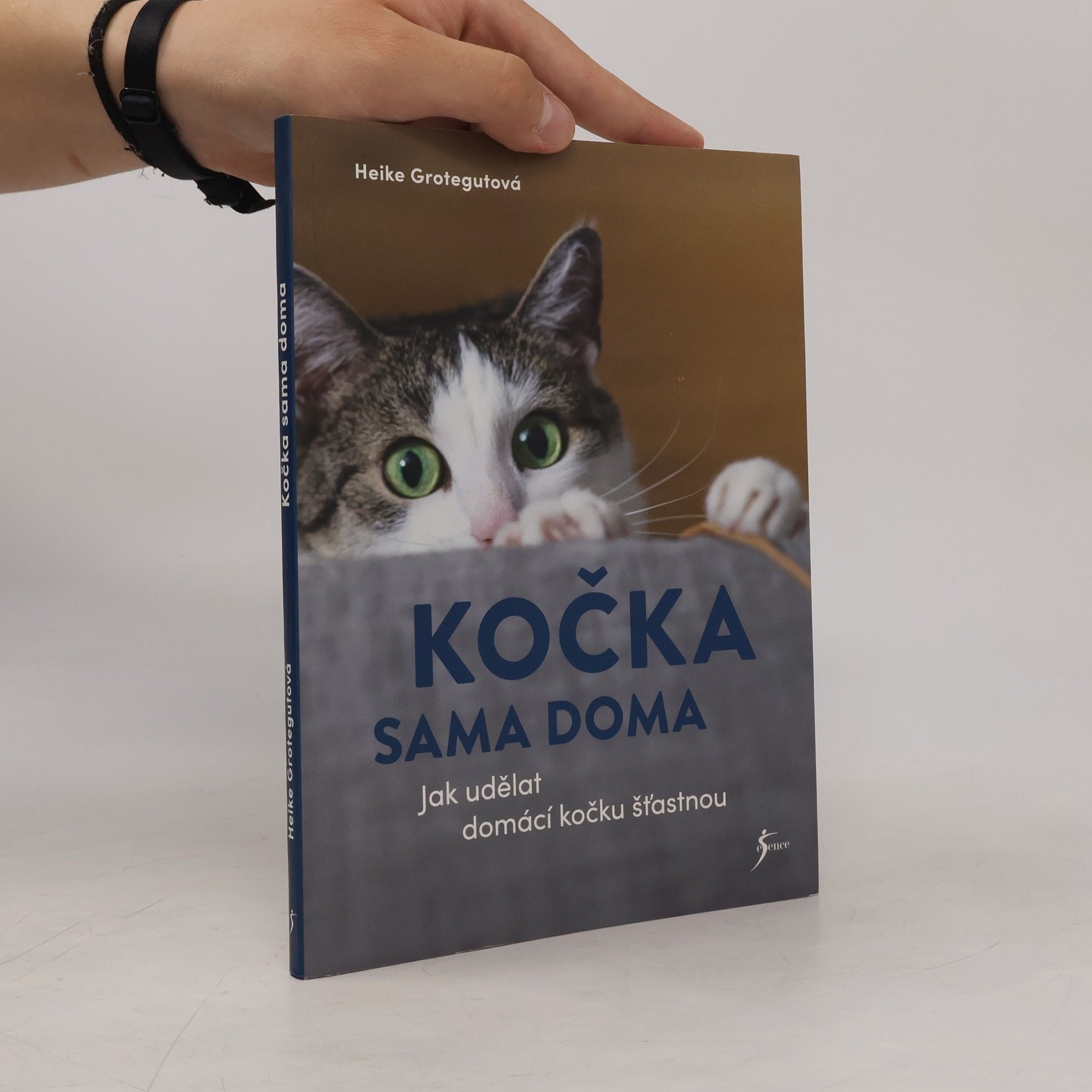 Heike Grotegut Kočka sama doma