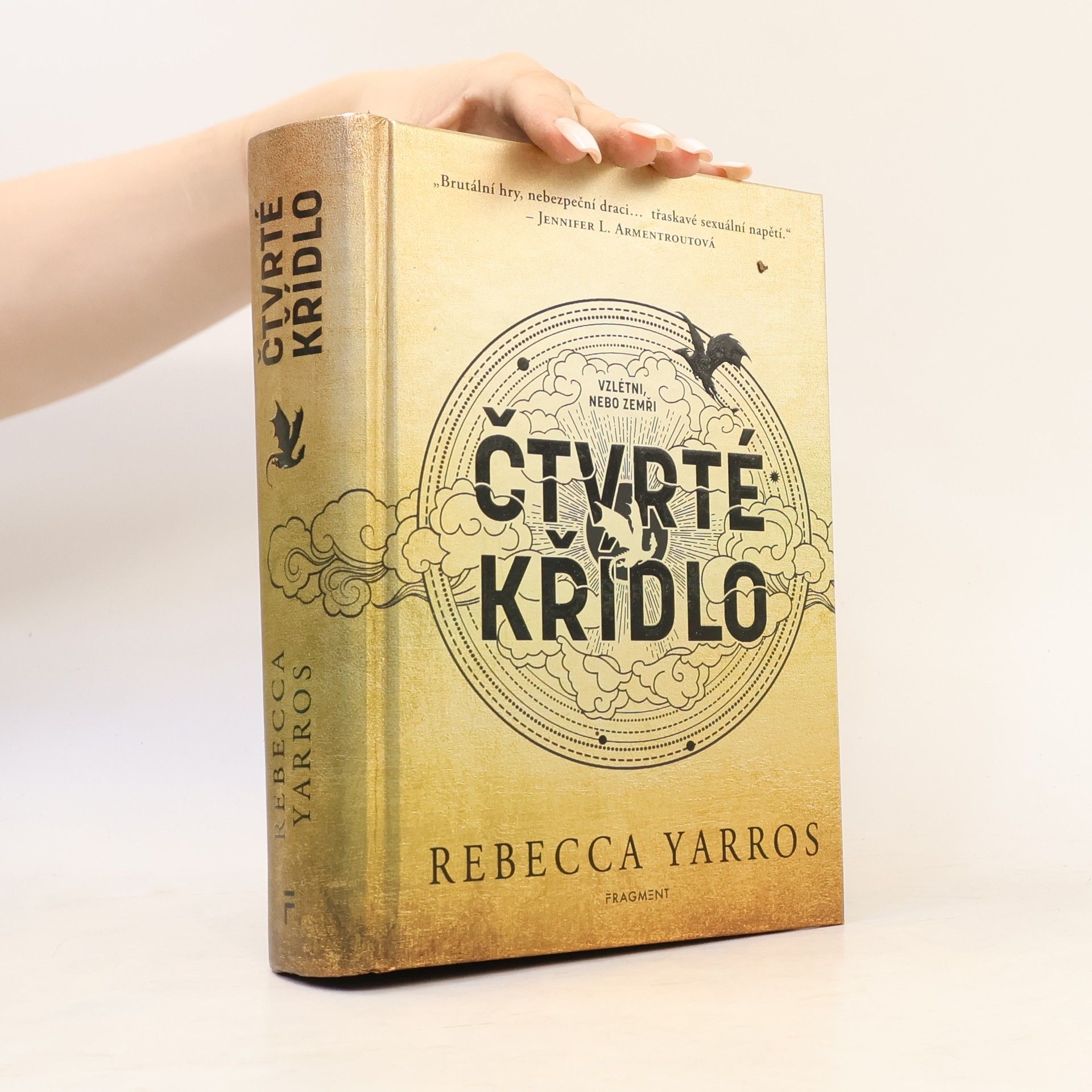 Rebecca Yarros Čtvrté křídlo