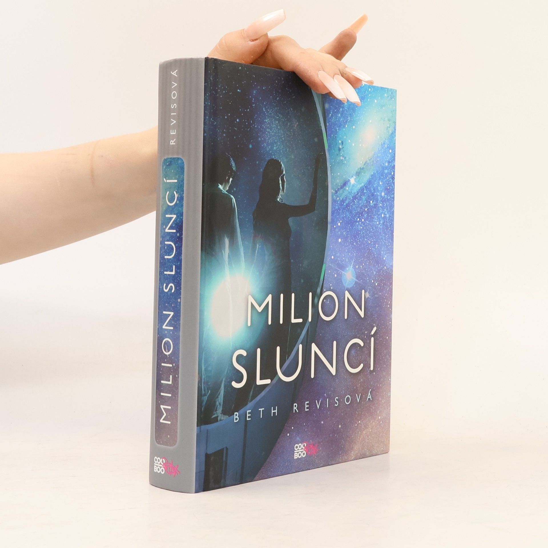Beth Revis Milion sluncí. 2. díl
