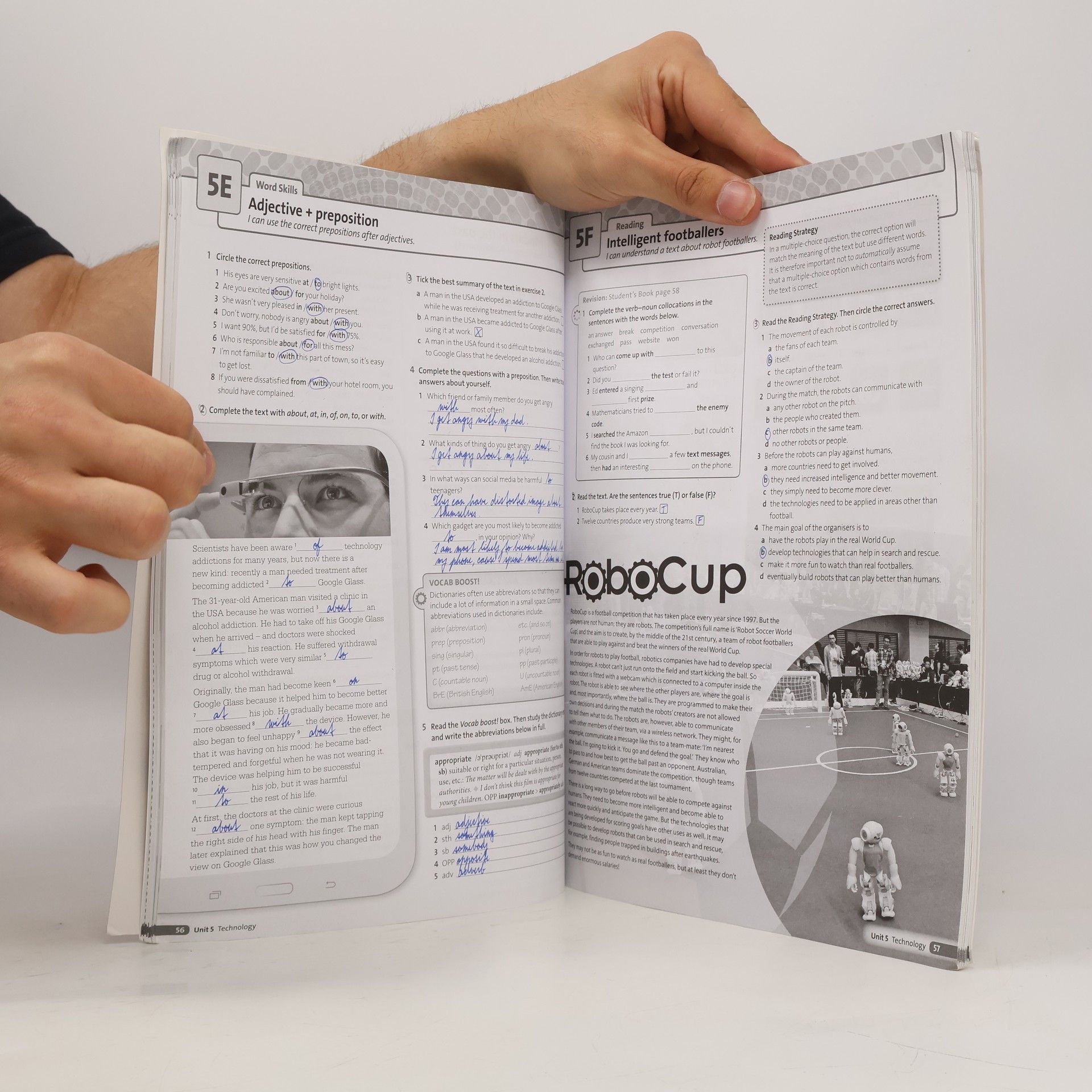 Autores varios Maturita Solutions: Intermediate - Workbook