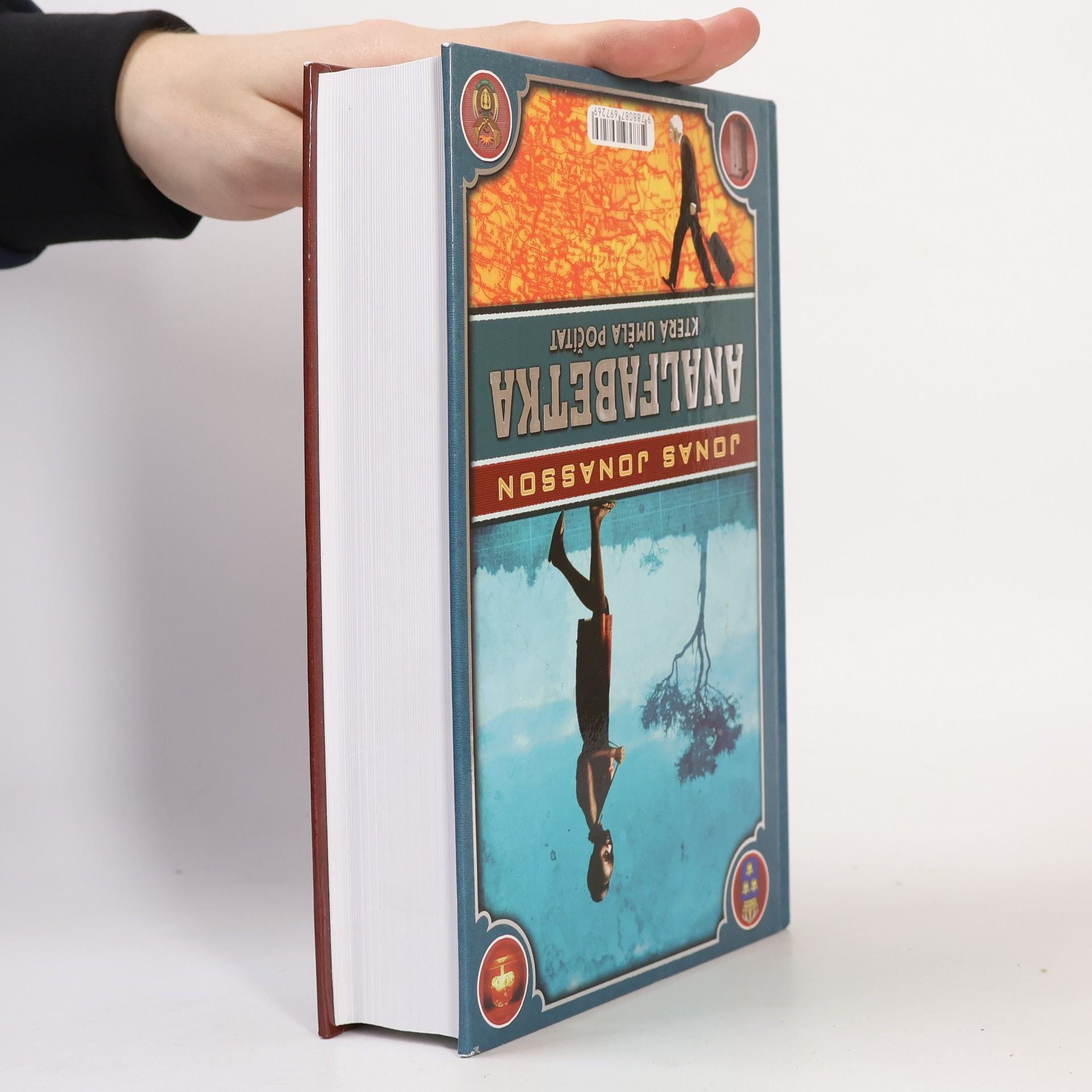 Jonas Jonasson Analfabetka, která uměla počítat ; Stoletý stařík, který vylezl z okna a zmizel