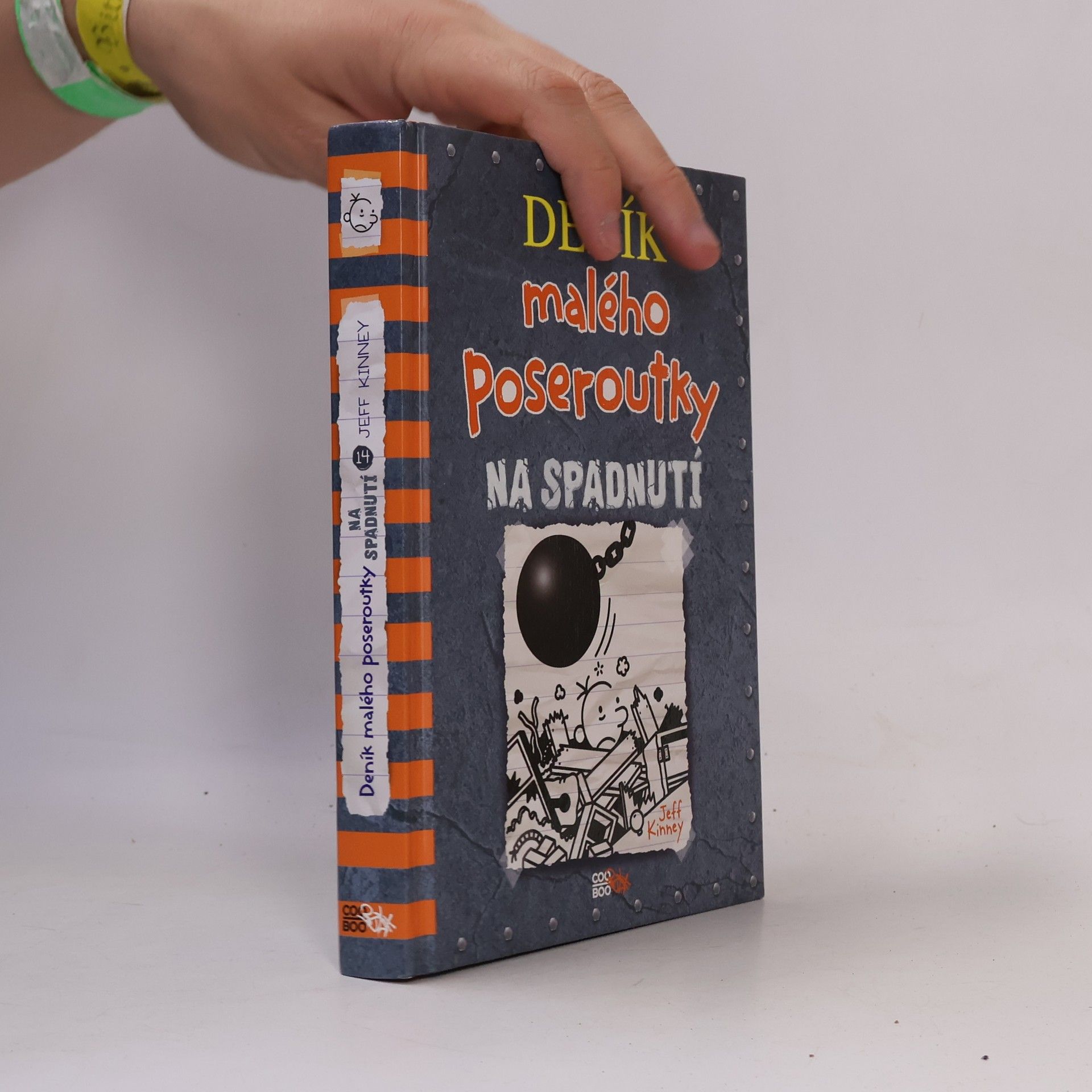 Jeff Kinney Deník malého poseroutky 14. Na spadnutí