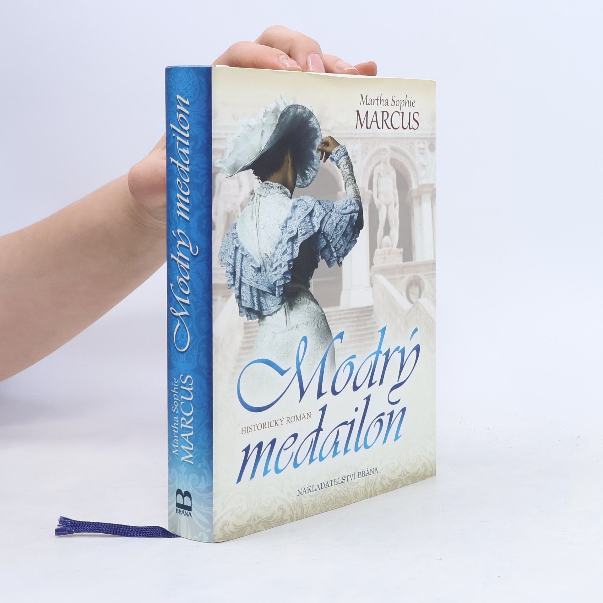 Martha Sophie Marcus Modrý medailon