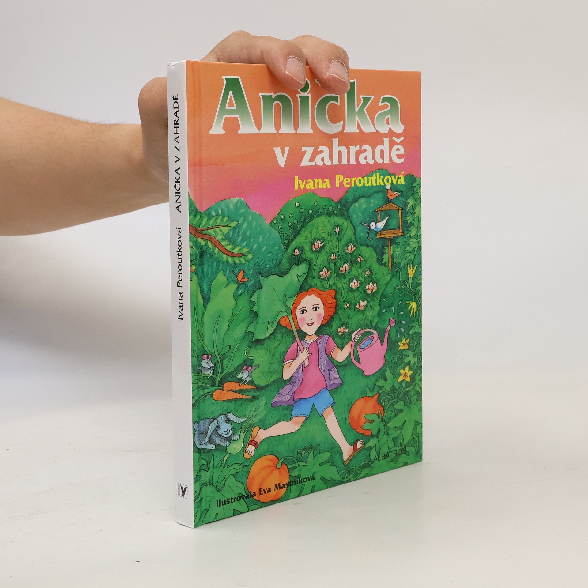 Ivana Peroutková Anička v zahradě