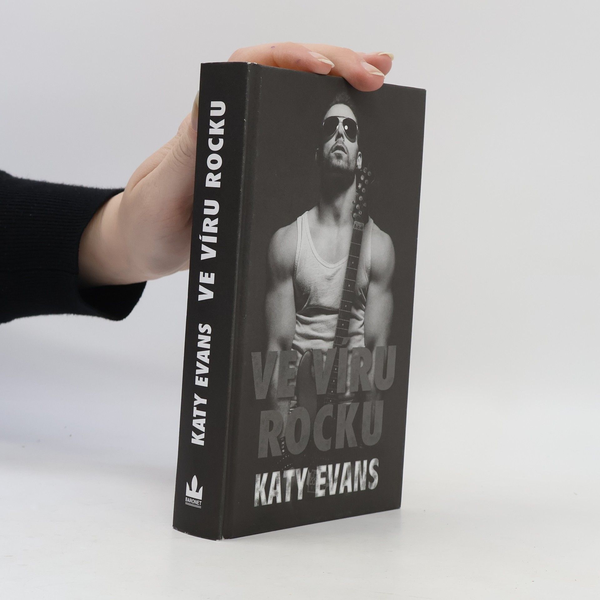 Katy Evans Ve víru rocku