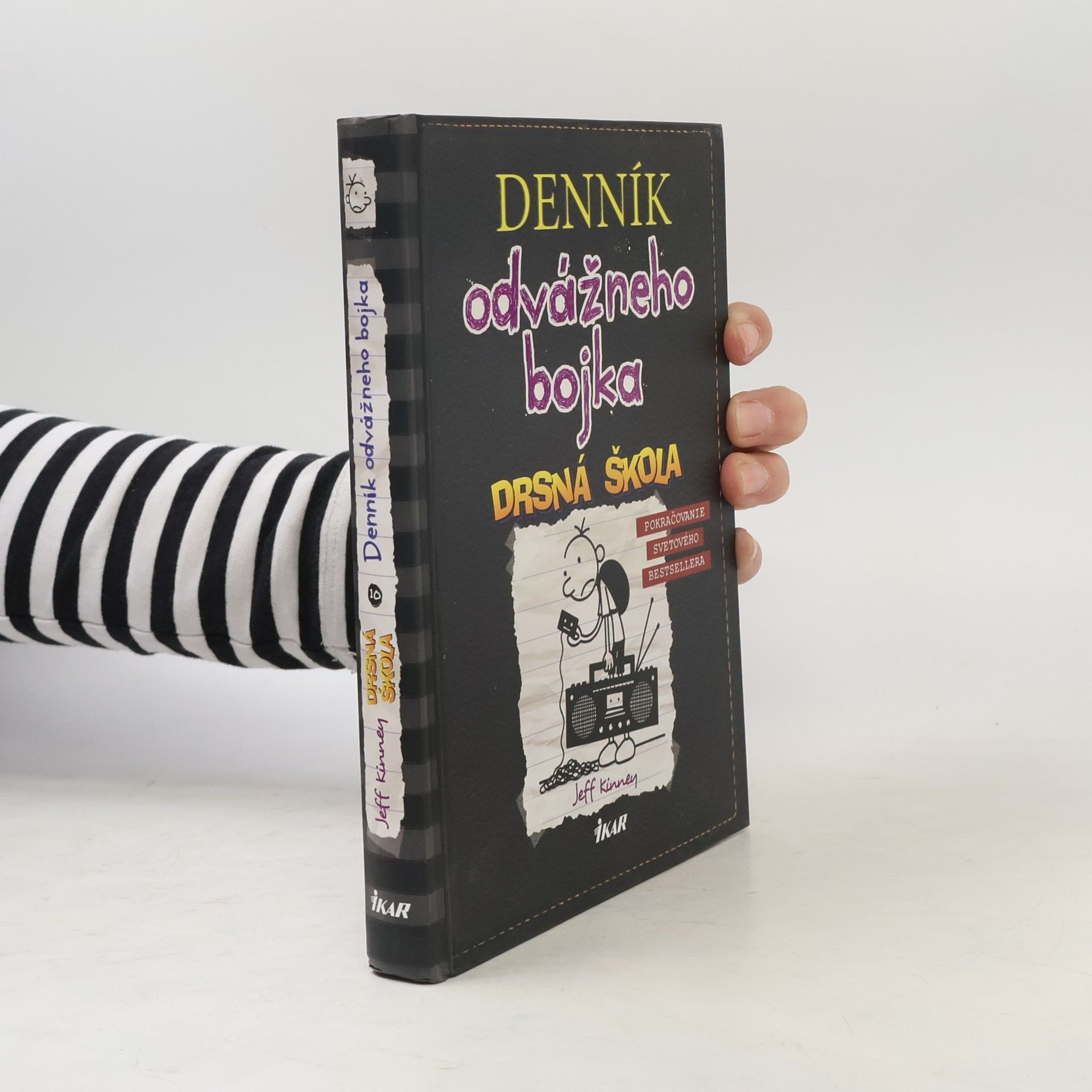 Jeff Kinney Denník odvážneho bojka 10. Drsná škola