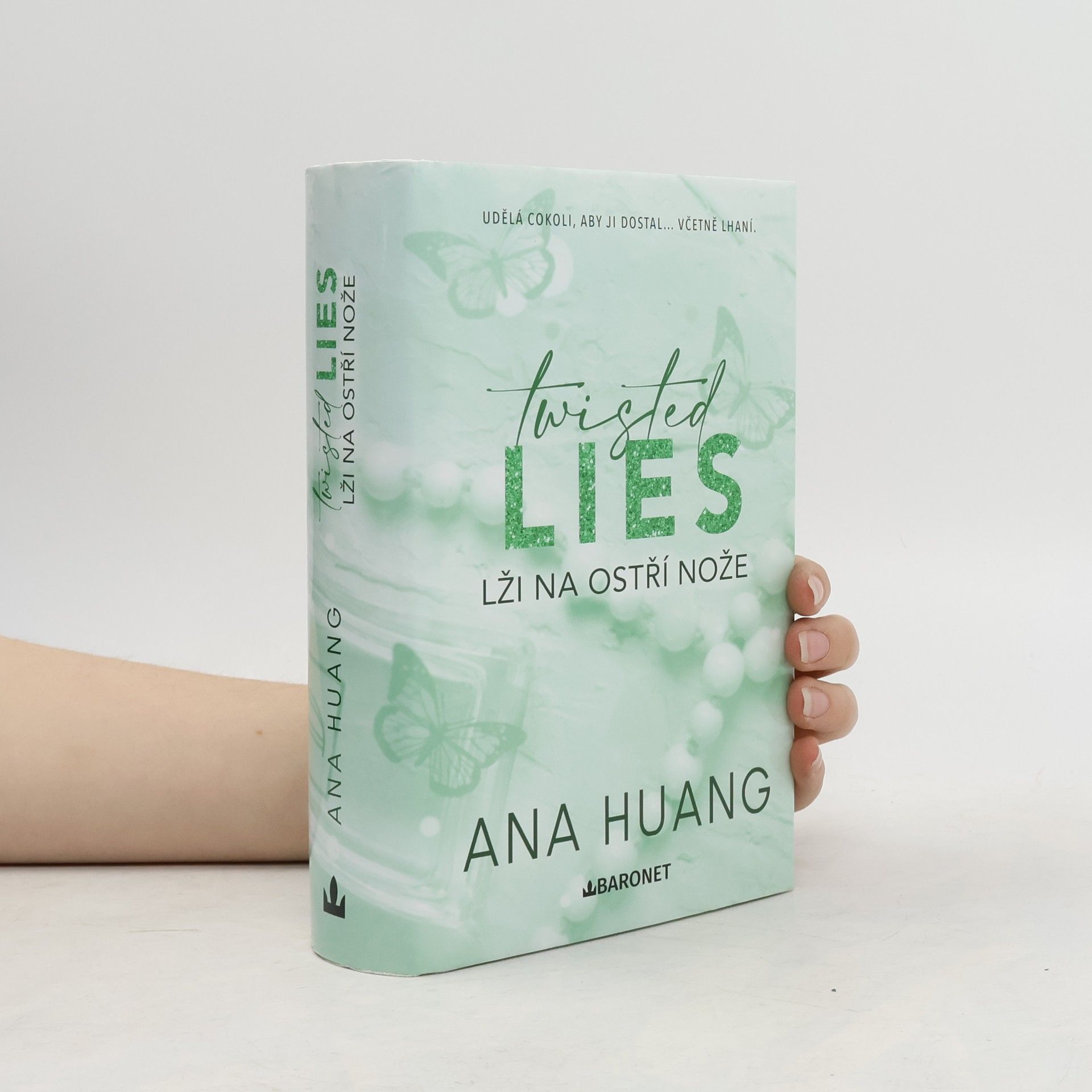 Ana Huang Twisted Lies. Lži na ostří nože