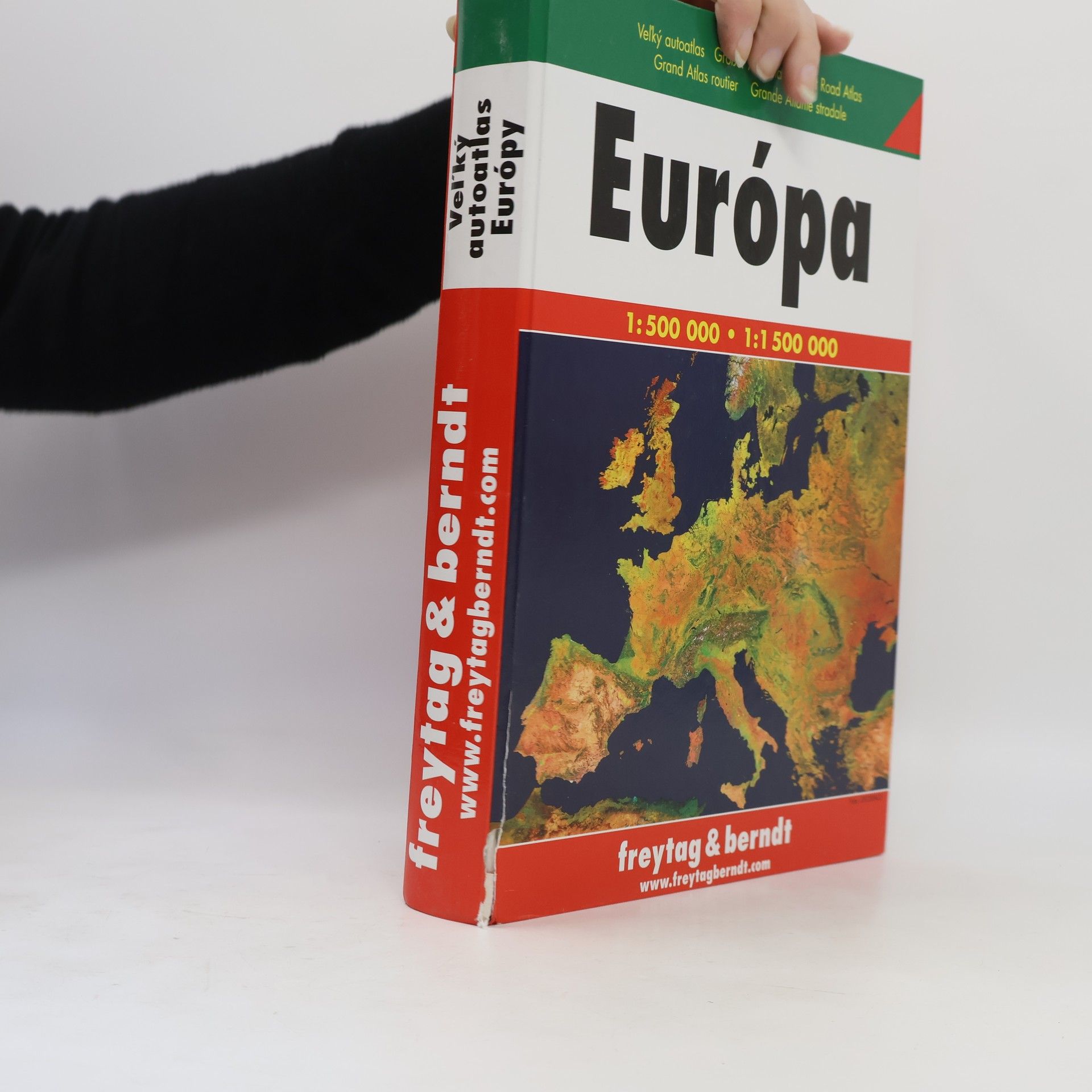 Various authors Európa. Veľký autoatlas Európy 1:500 000 : 1:500 000