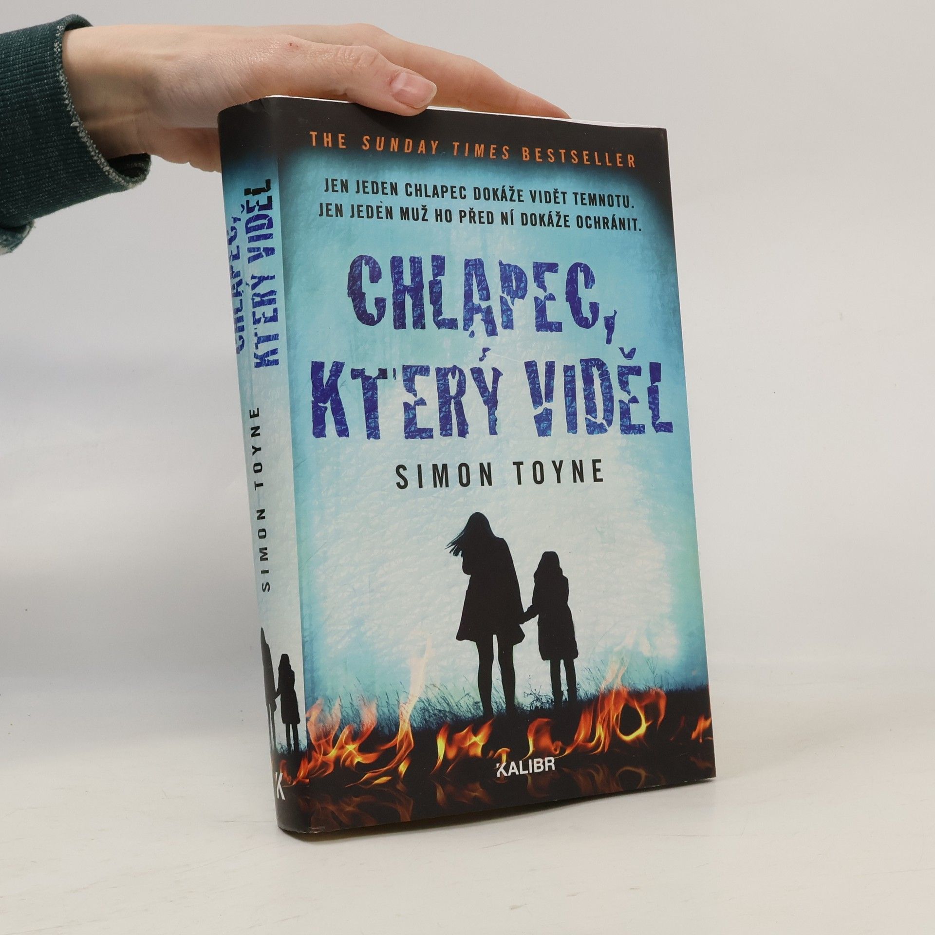 Simon Toyne Chlapec, který viděl