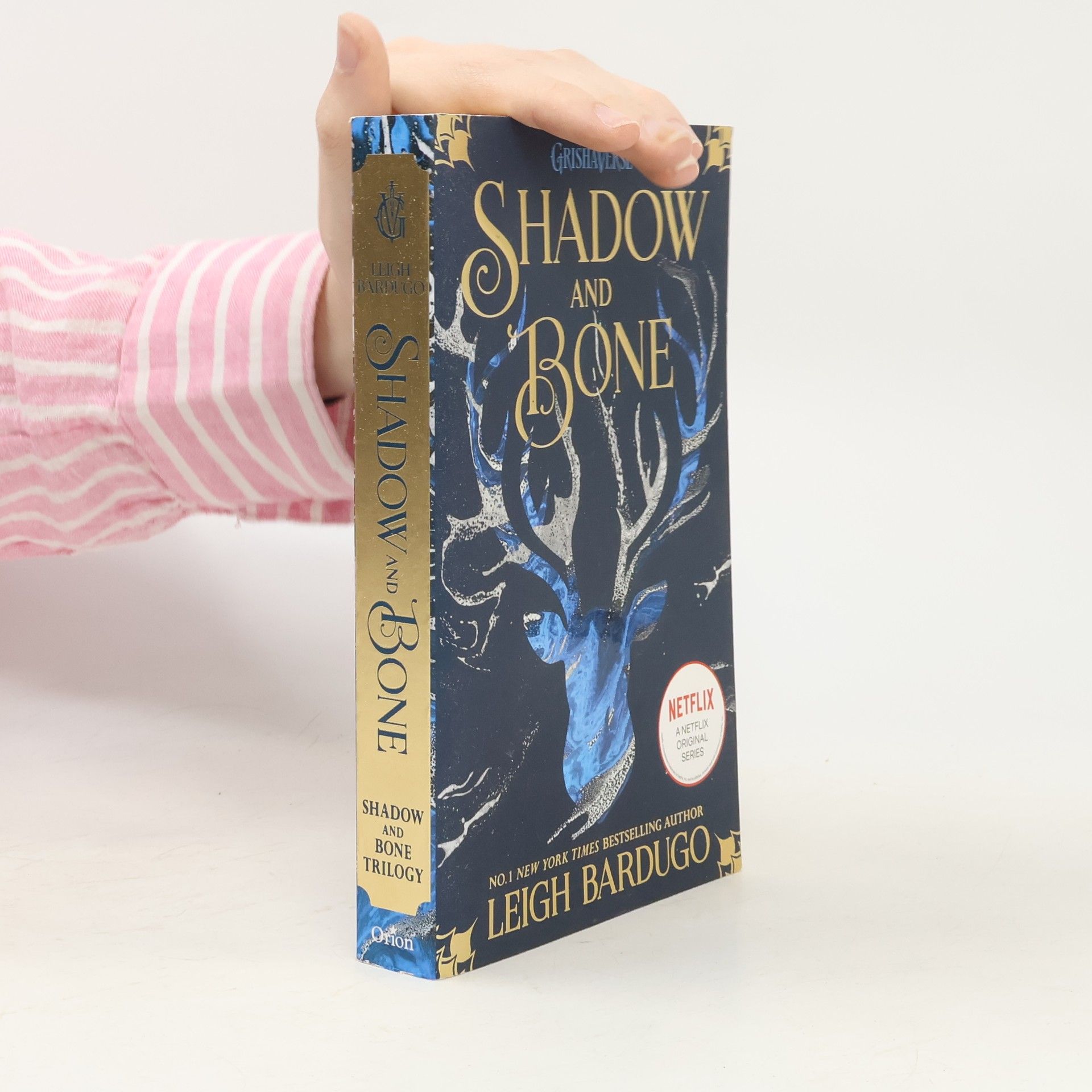 Leigh Bardugo Shadow and Bone