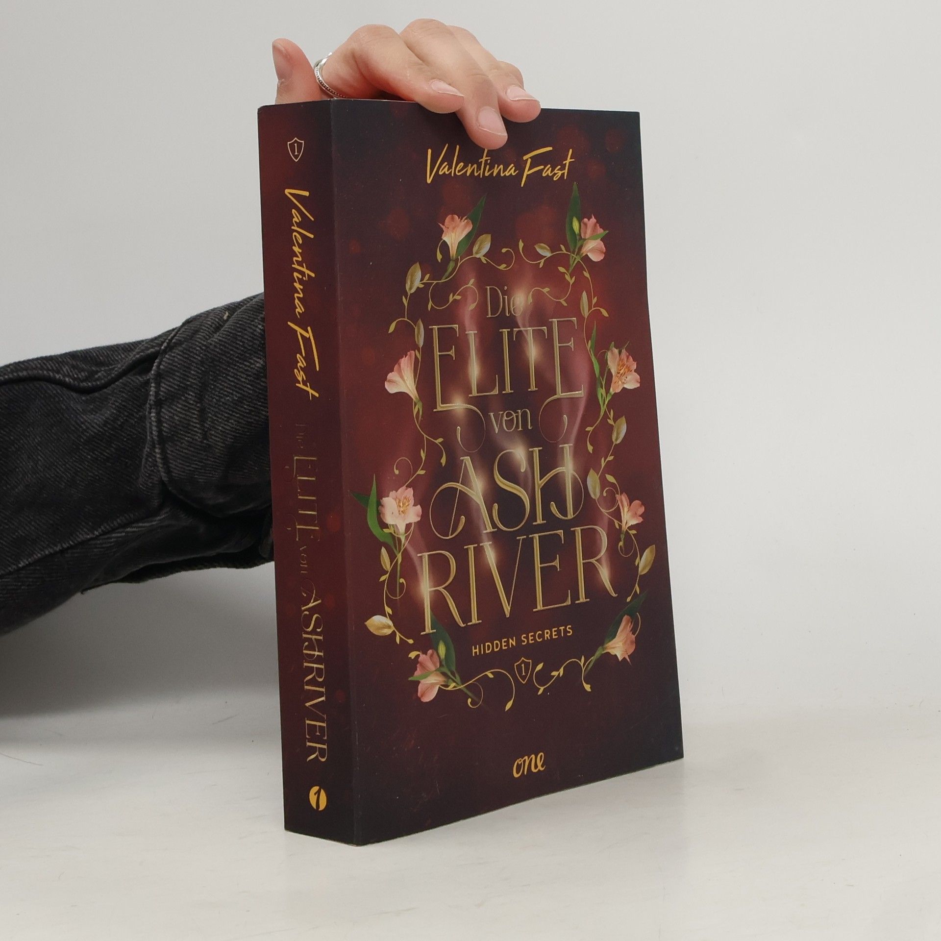 Valentina Fast Die Elite von Ashriver. Hidden Secrets