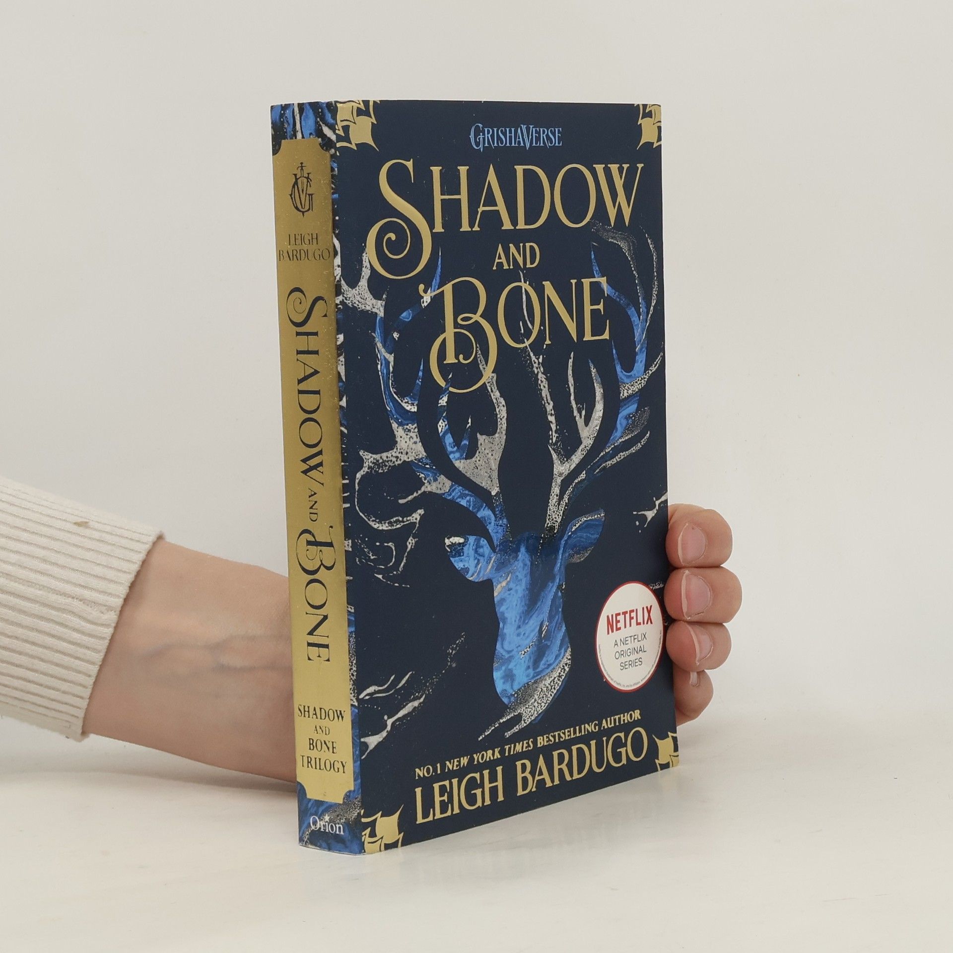Leigh Bardugo Shadow and Bone