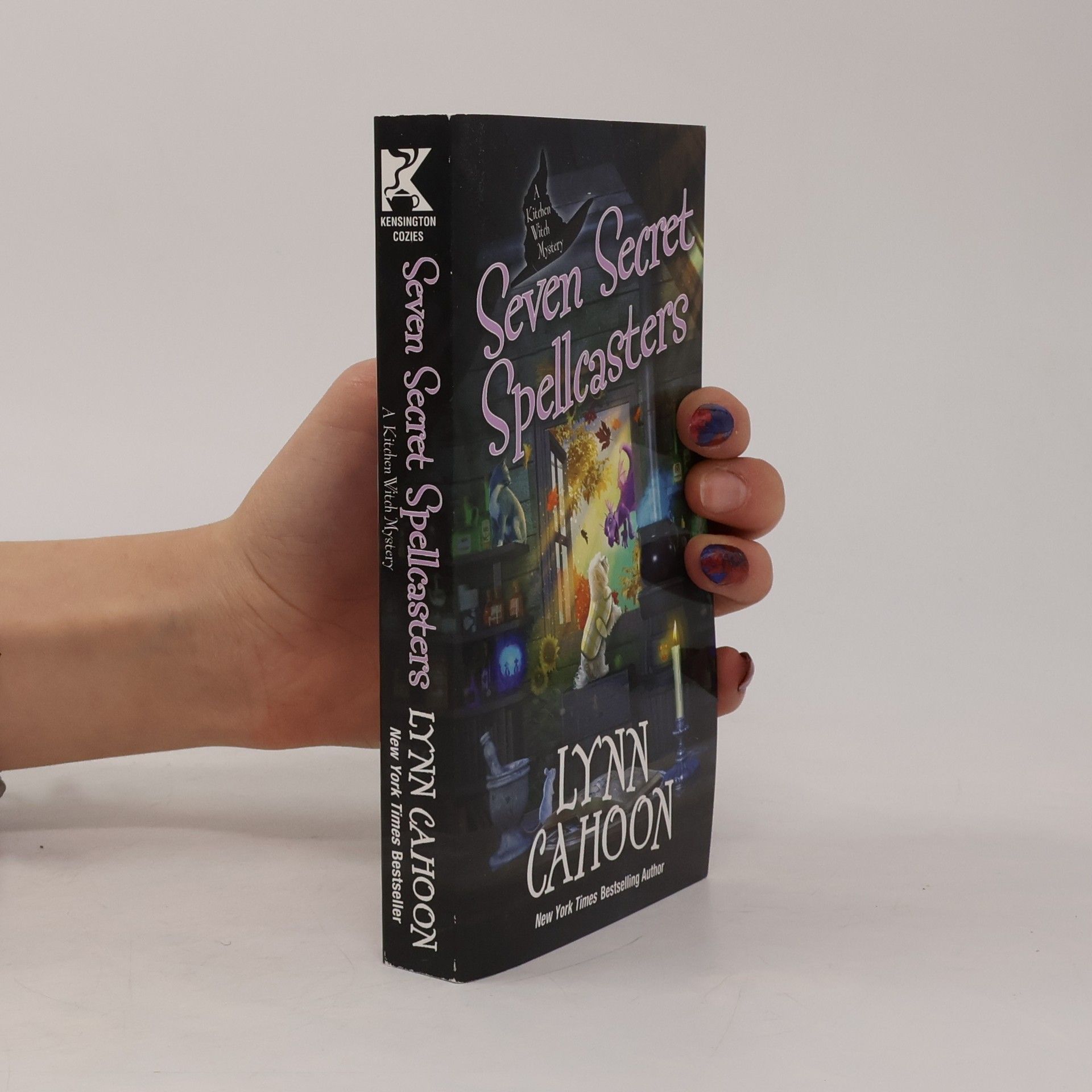 Lynn Cahoon Kitchen Witch Mysteries - 7: Seven Secret Spellcasters
