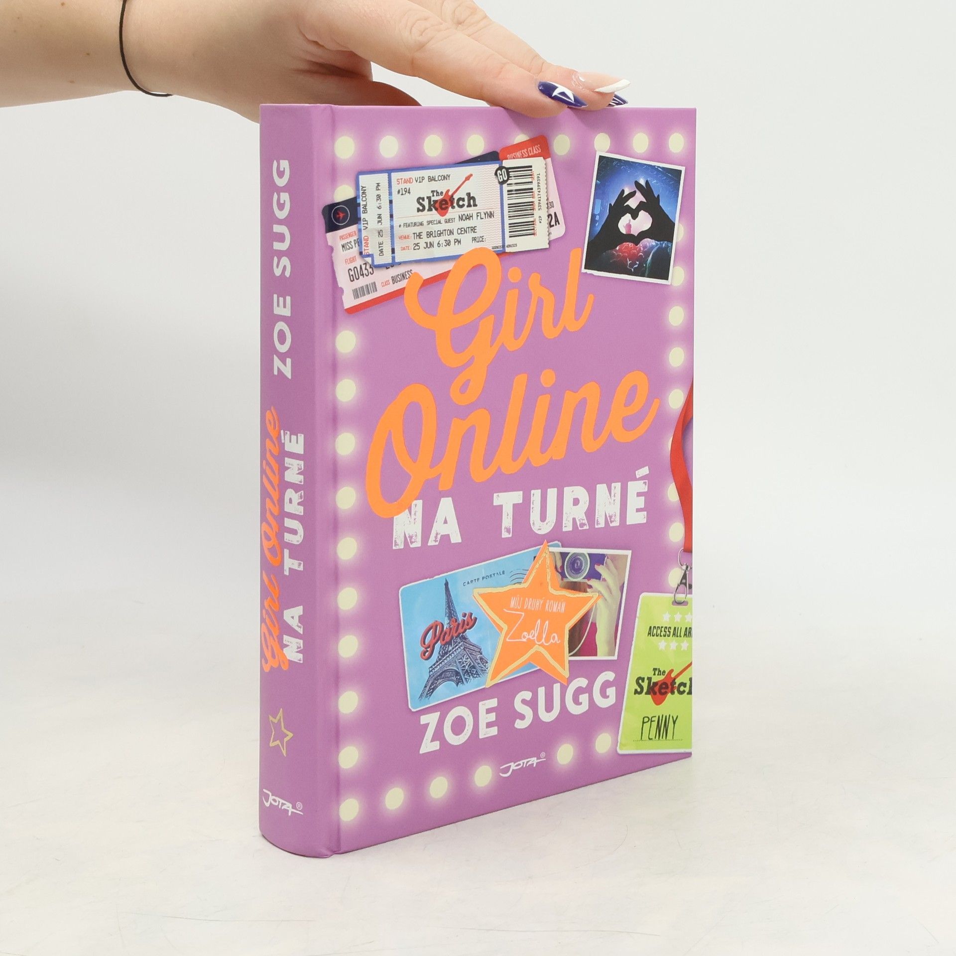 Zoe Sugg Girl Online na turné