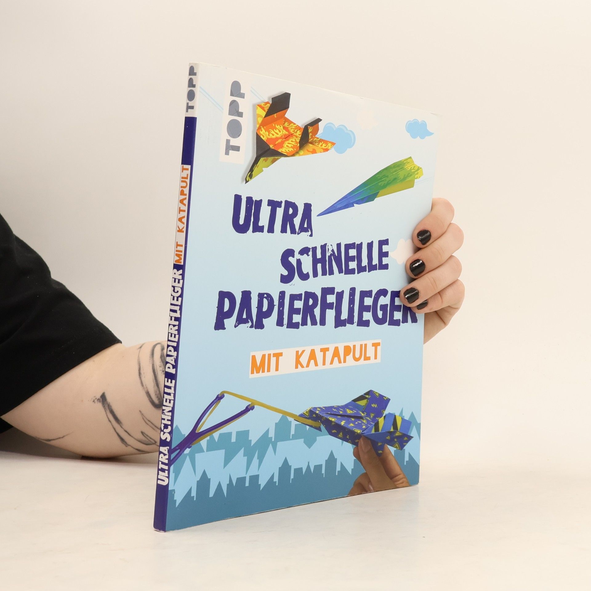 Dominik Meißner Ultra schnelle Papierflieger mit Katapult