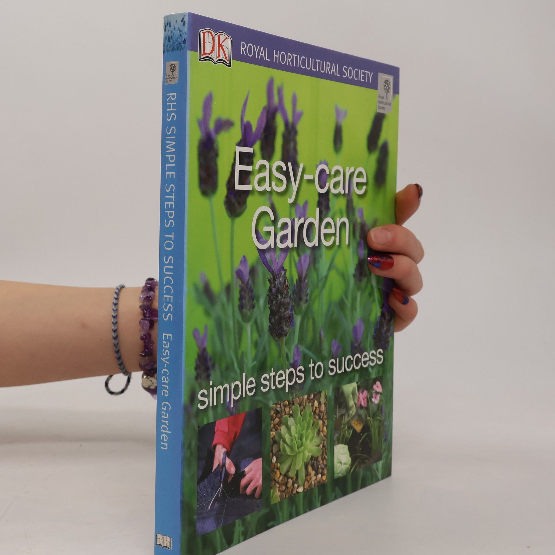 RHS Simple Steps to Success: Easy-Care Garden