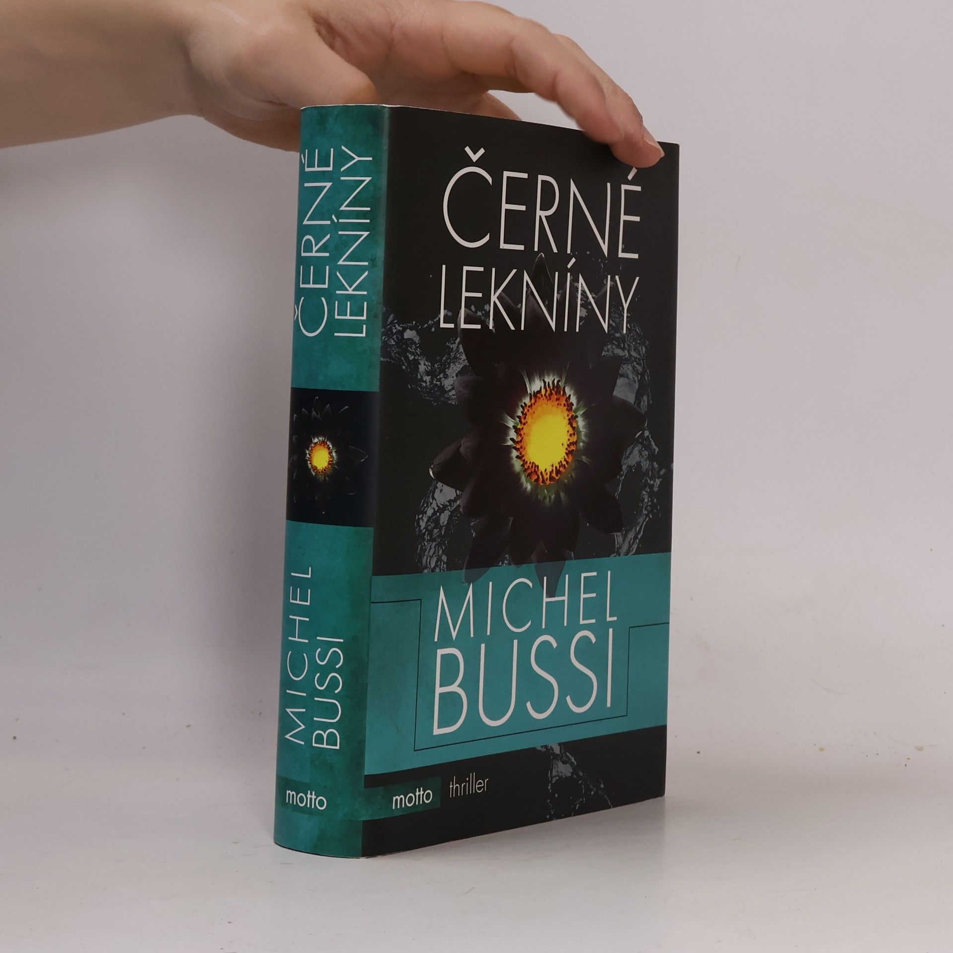 Černé lekníny