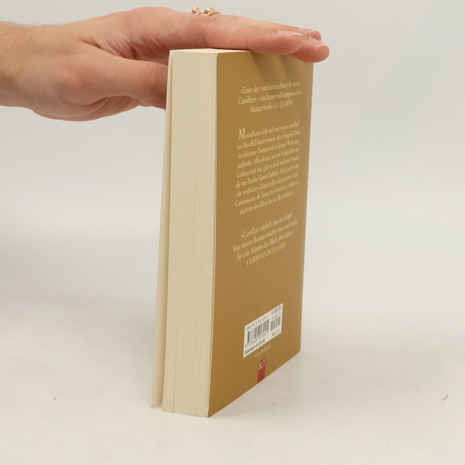 Andrea Camilleri Die dunkle Wahrheit des Mondes