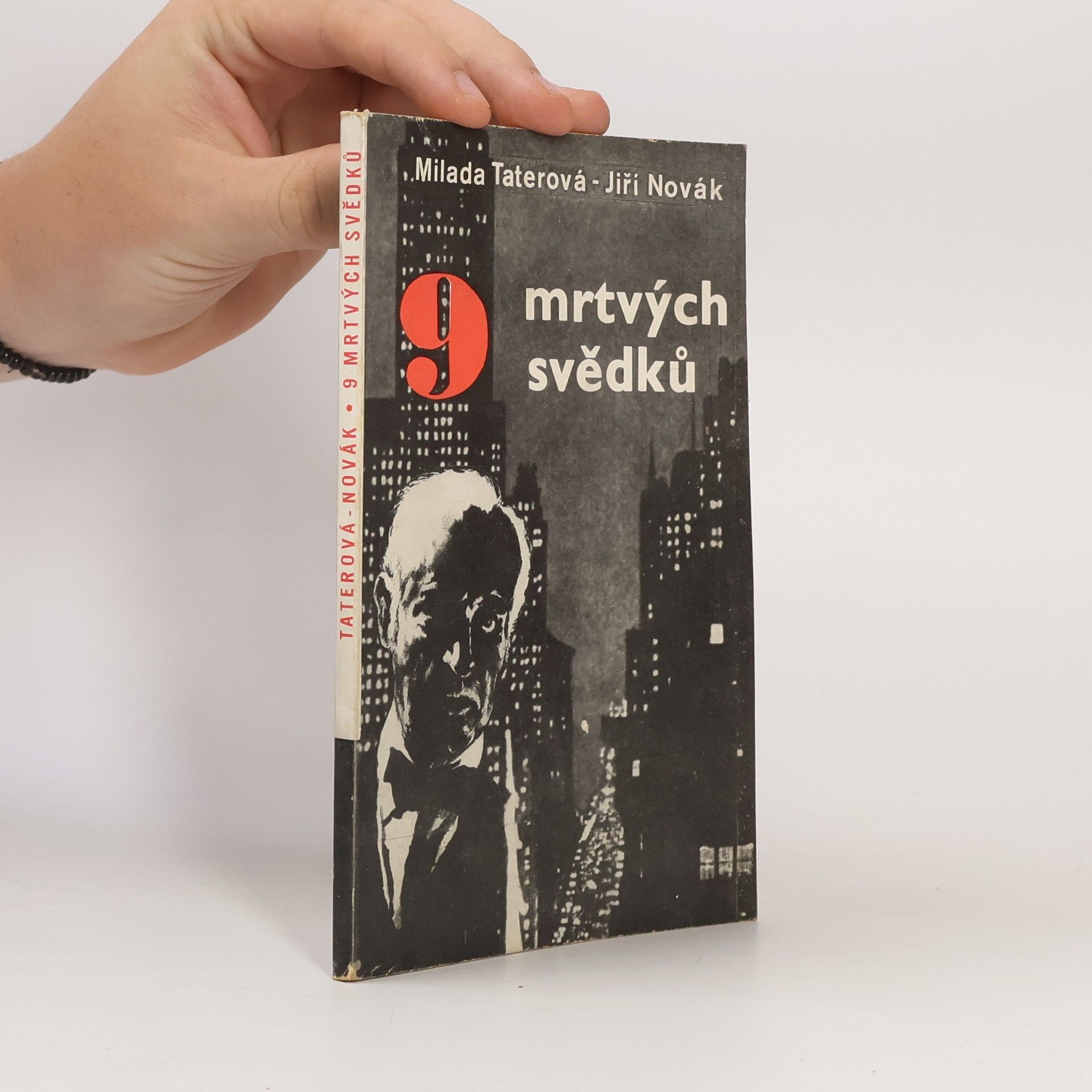 Jiří Novák Devět mrtvých svědků