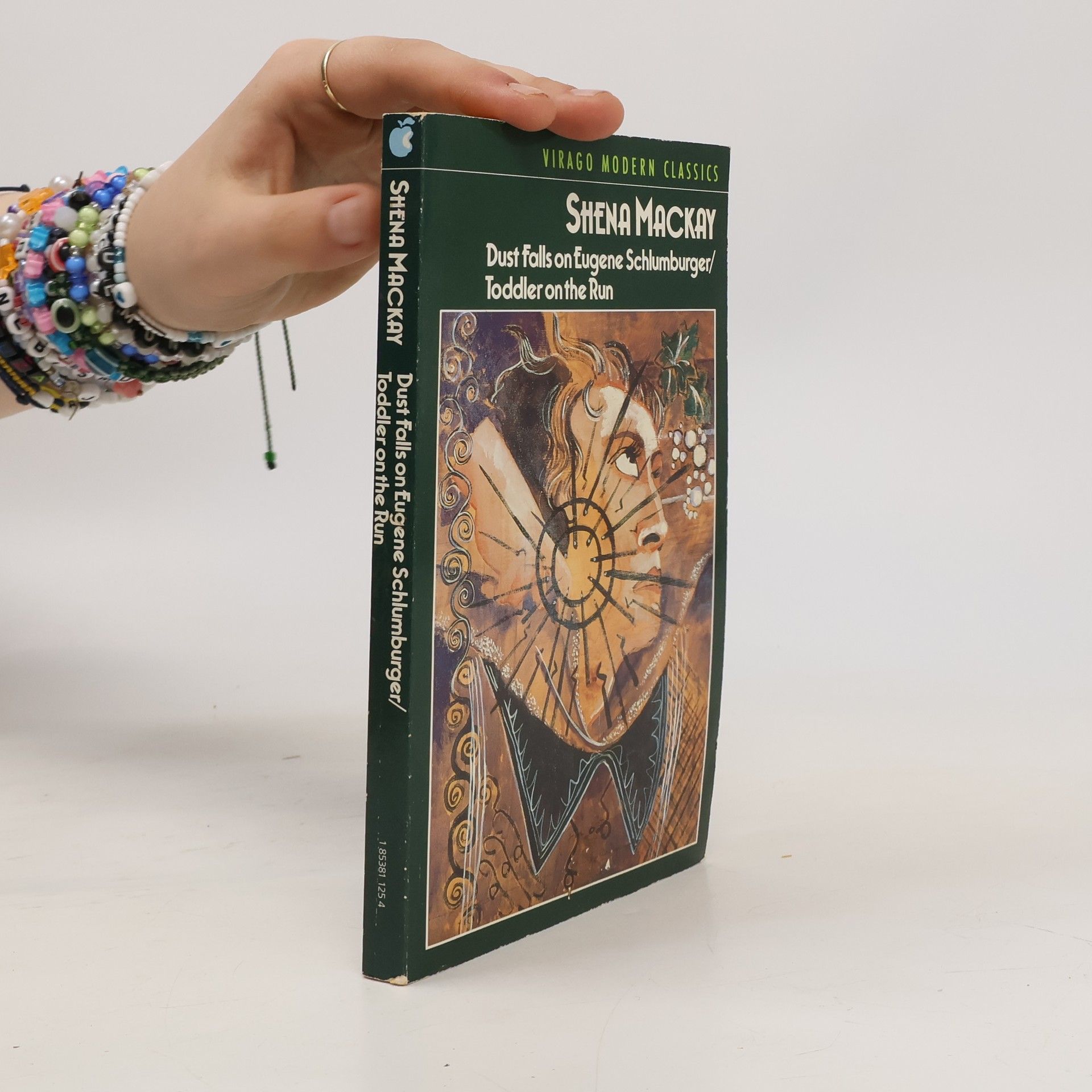 Shena Mackay Virago Modern Classics: Dust Falls on Eugene Schlumburger / Toddler On The Run