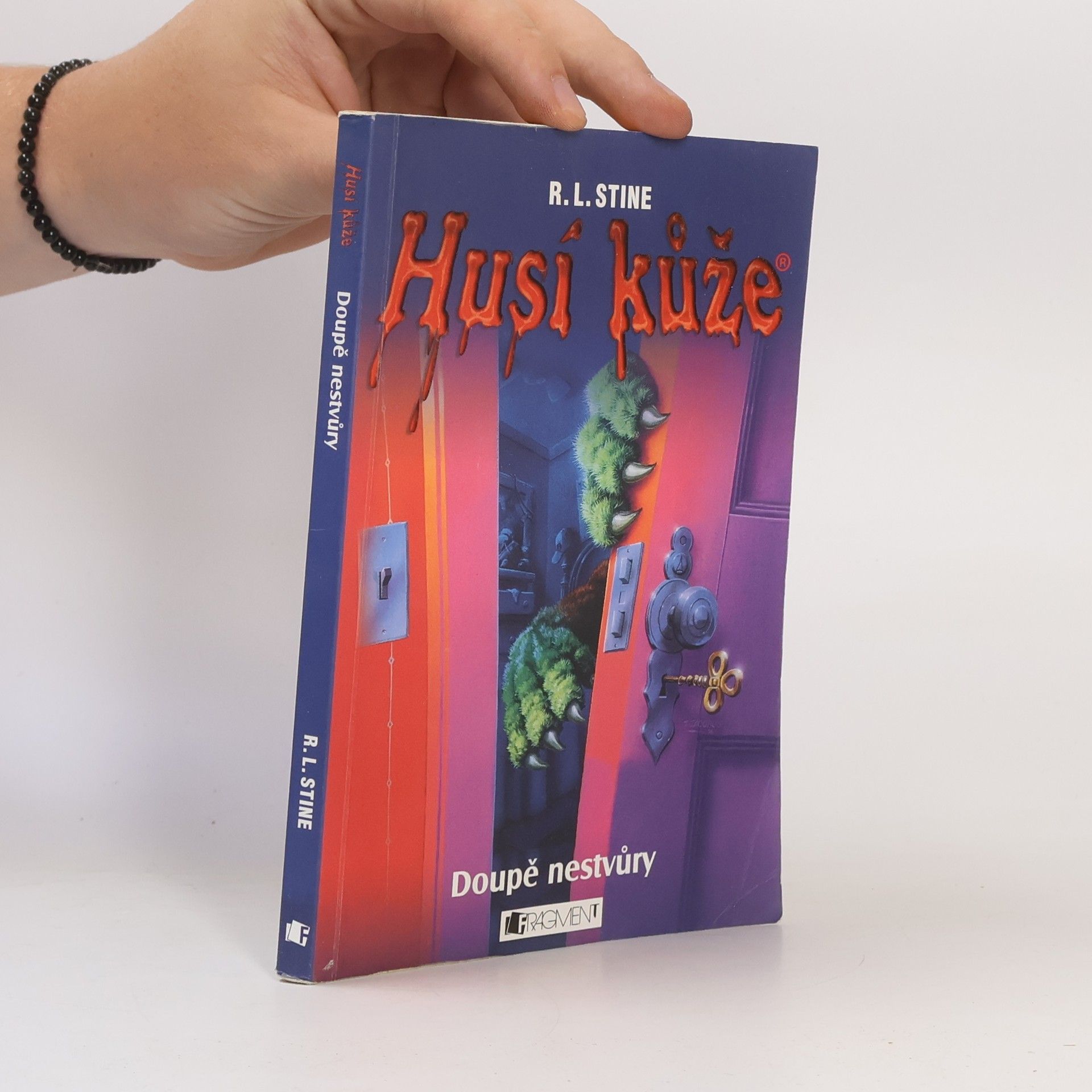 R. L. Stine Doupě nestvůry