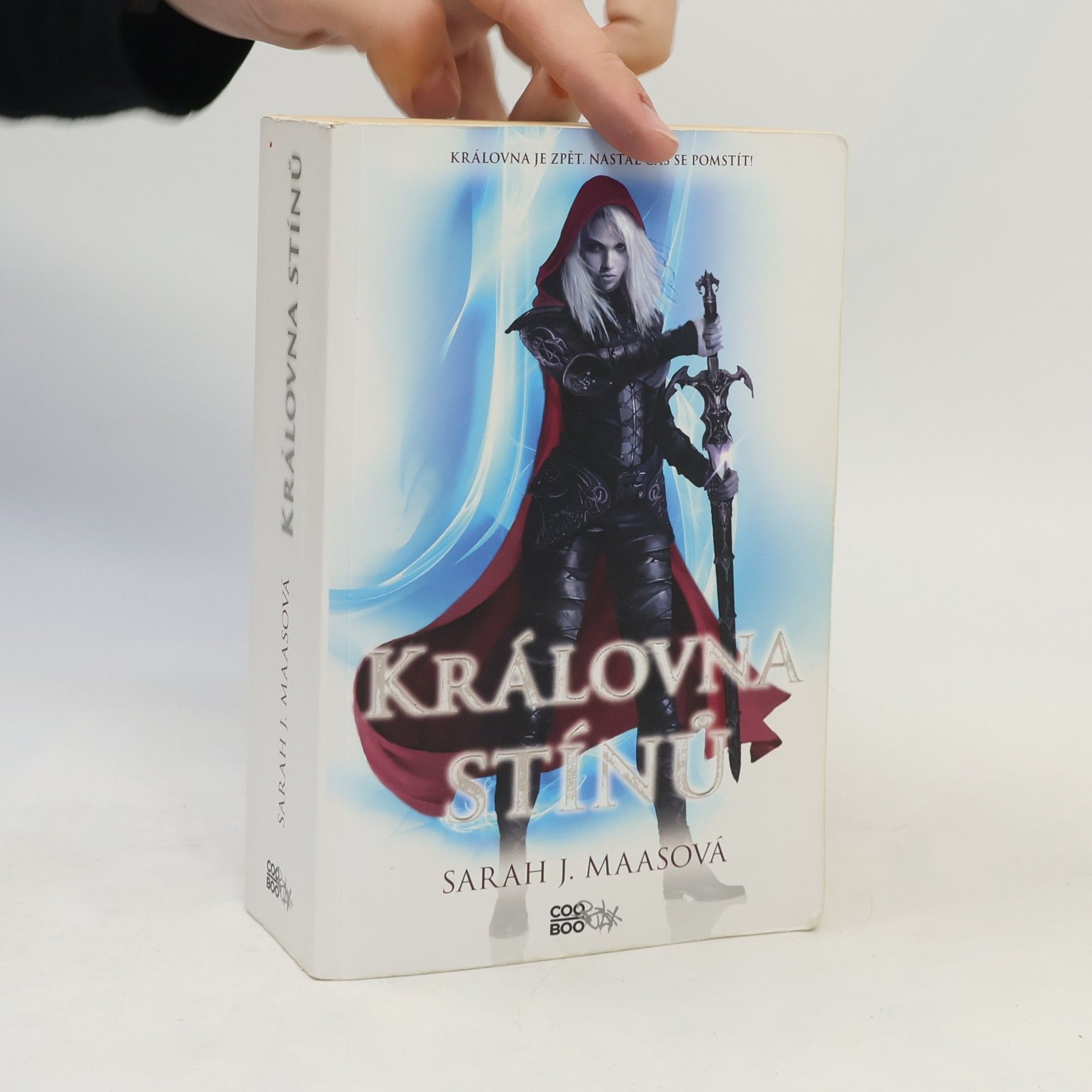 Sarah J. Maas Královna stínů