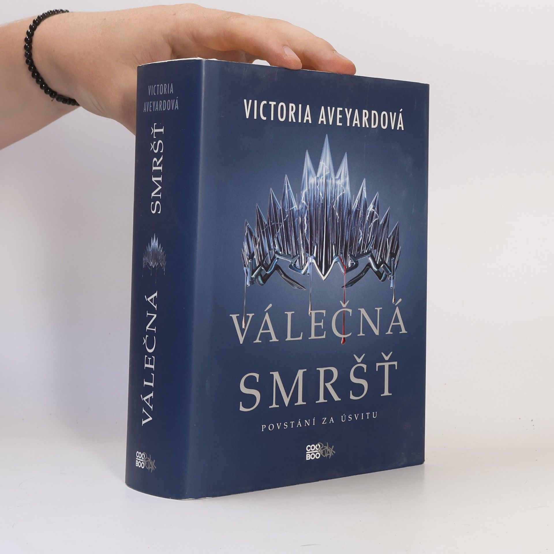 Victoria Aveyard Válečná smršť