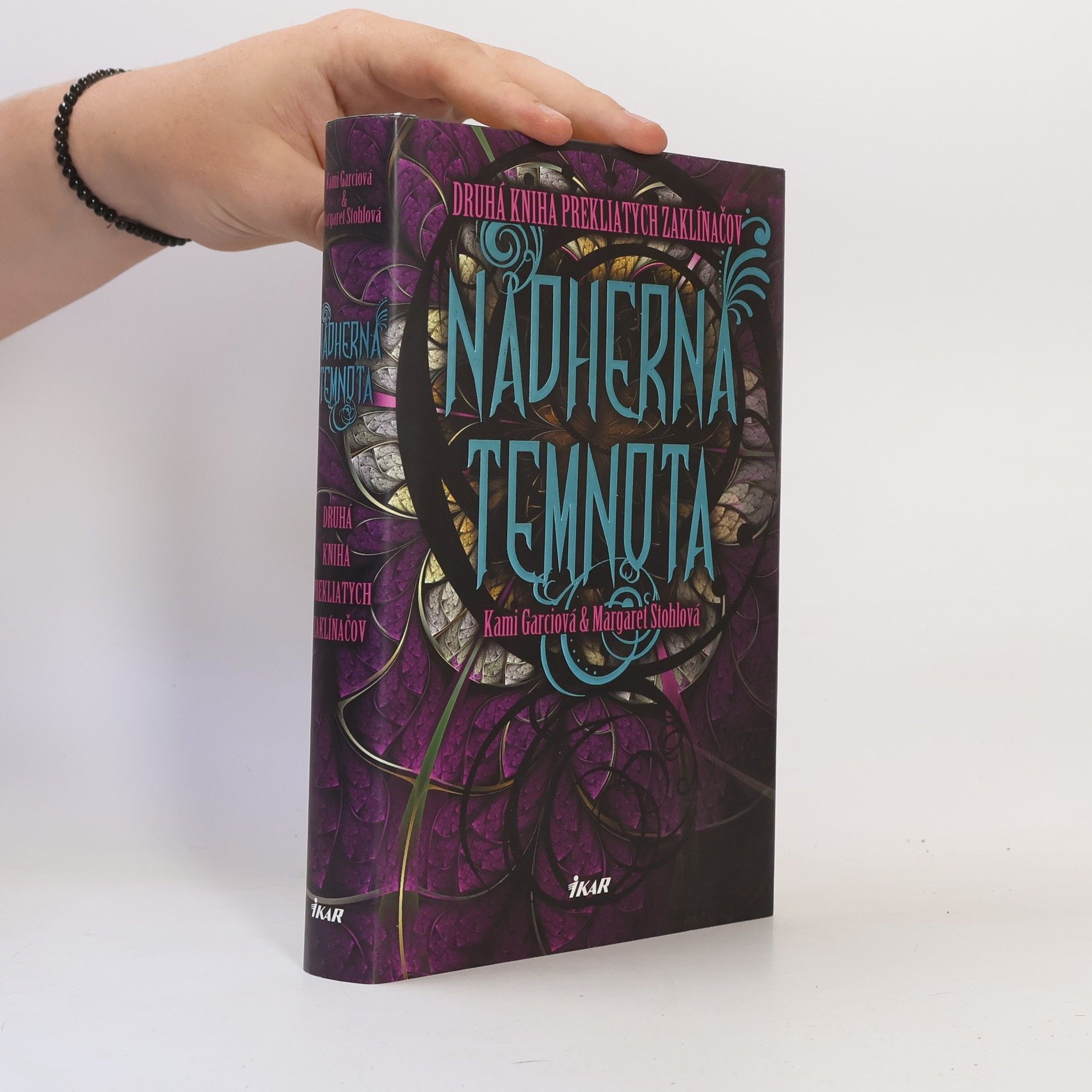 Kami Garcia Nádherná temnota