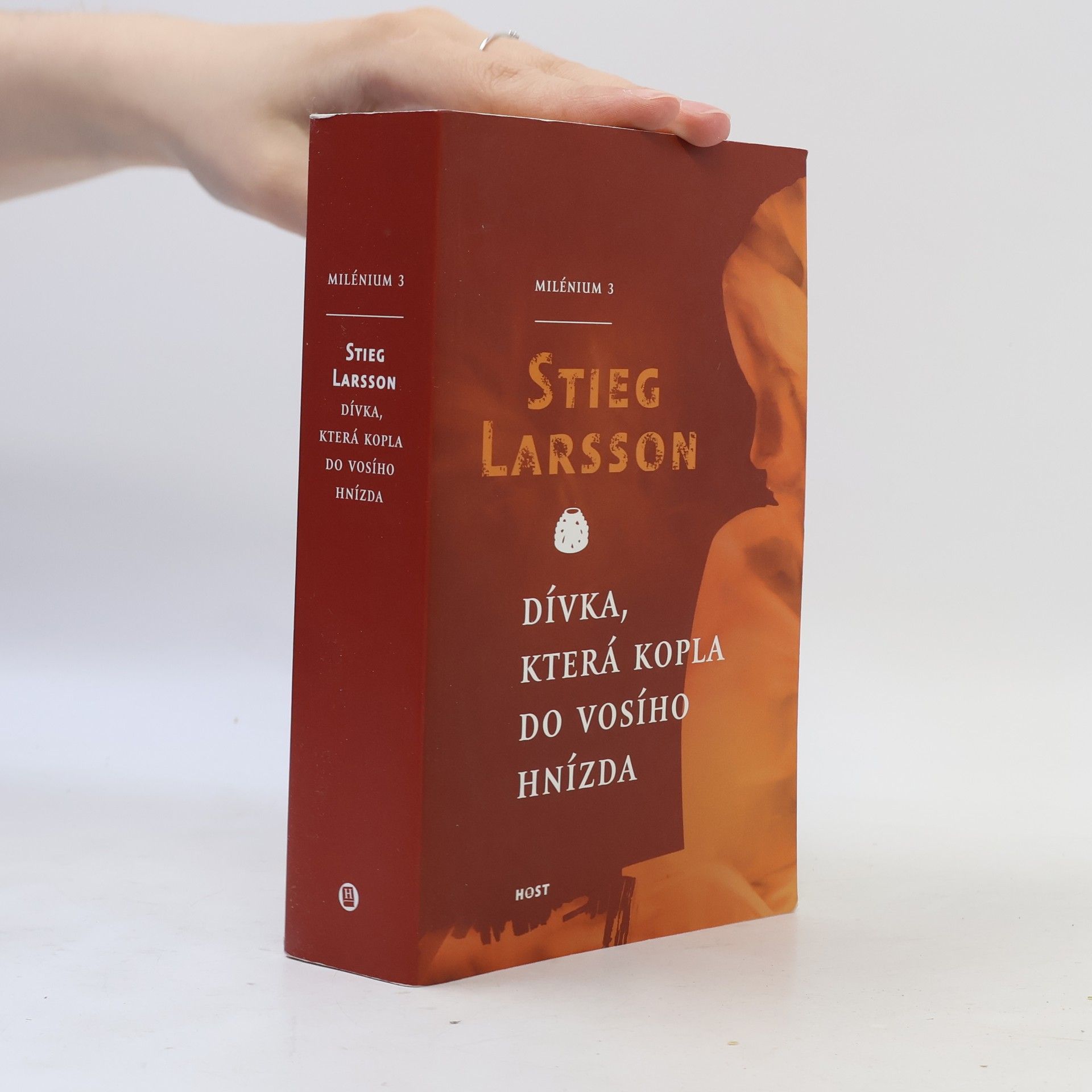 Stieg Larsson Dívka, která kopla do vosího hnízda