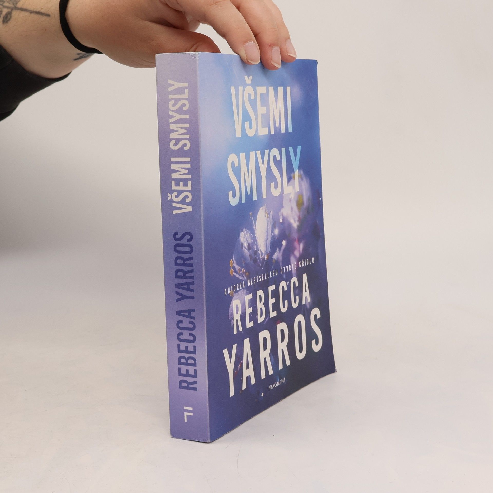 Rebecca Yarros Všemi smysly