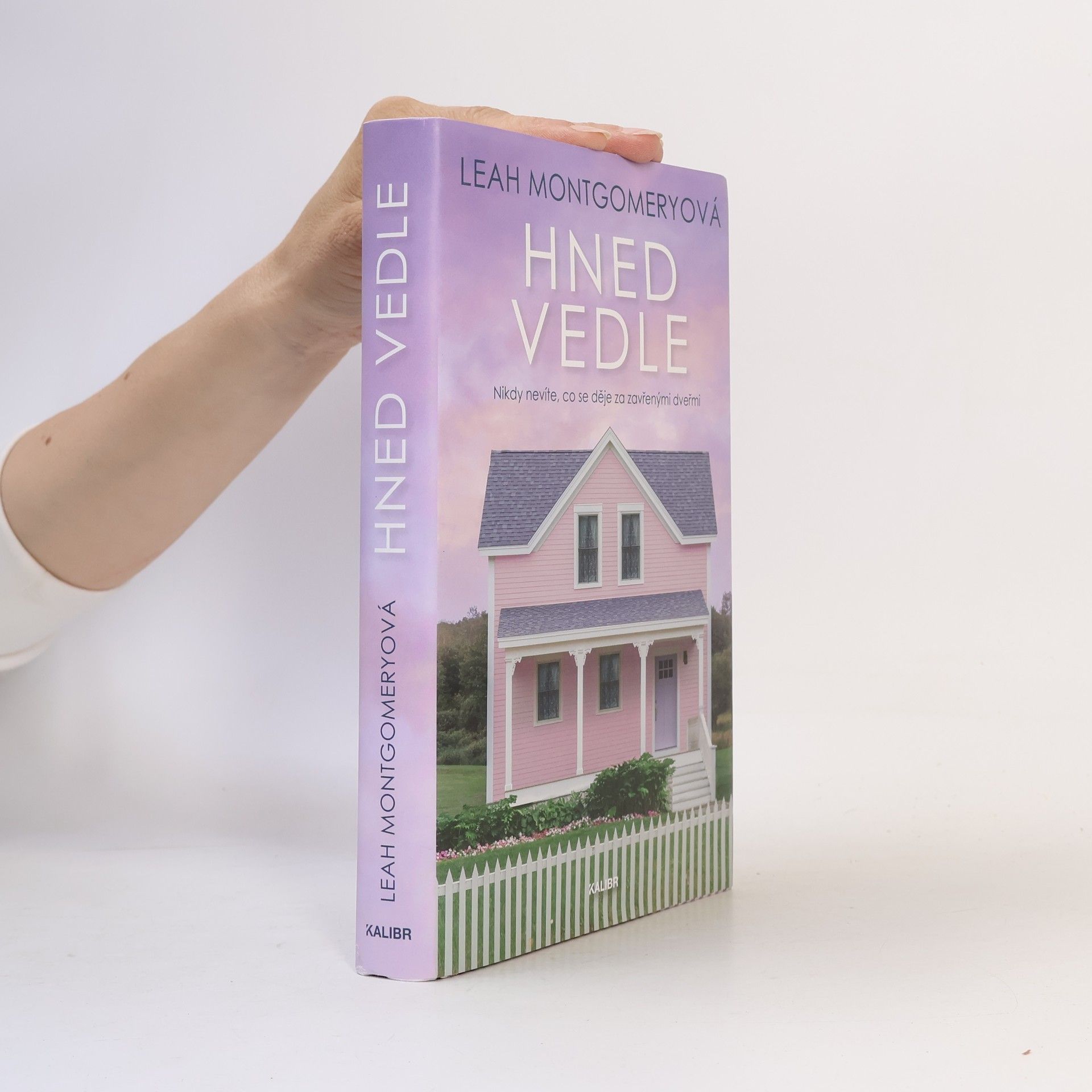Leah Montgomery Hned vedle