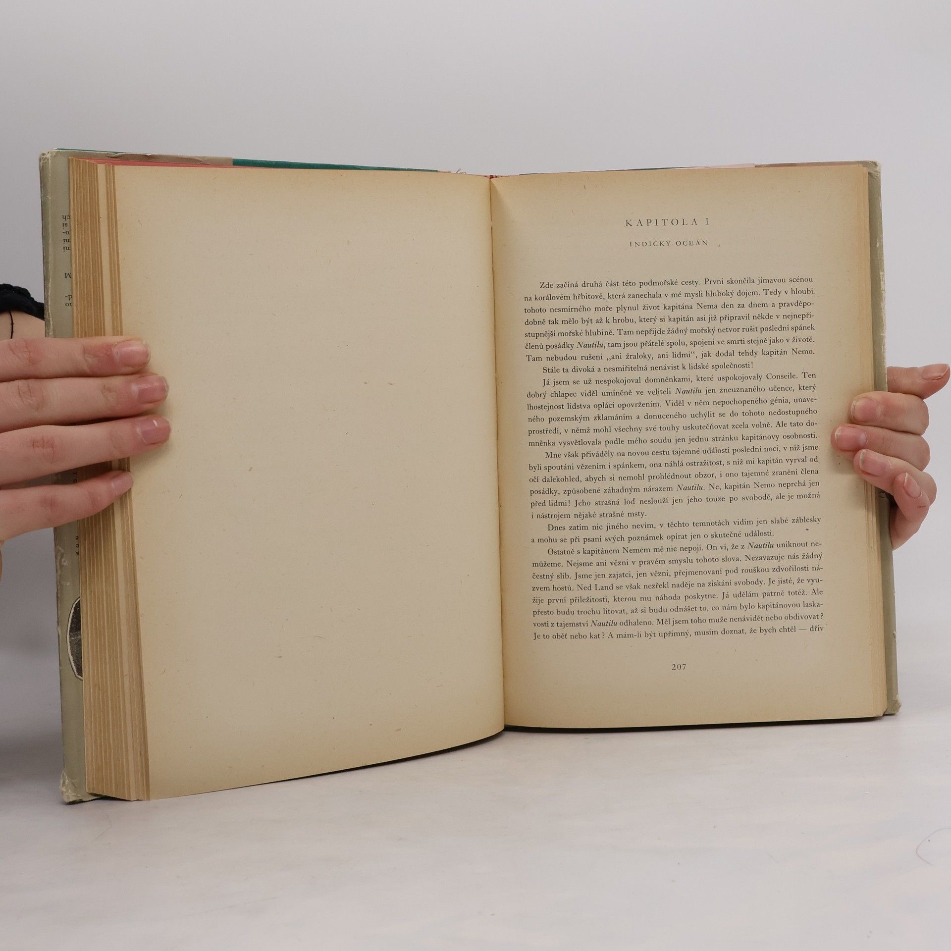 Jules Verne Dvacet tisíc mil pod mořem