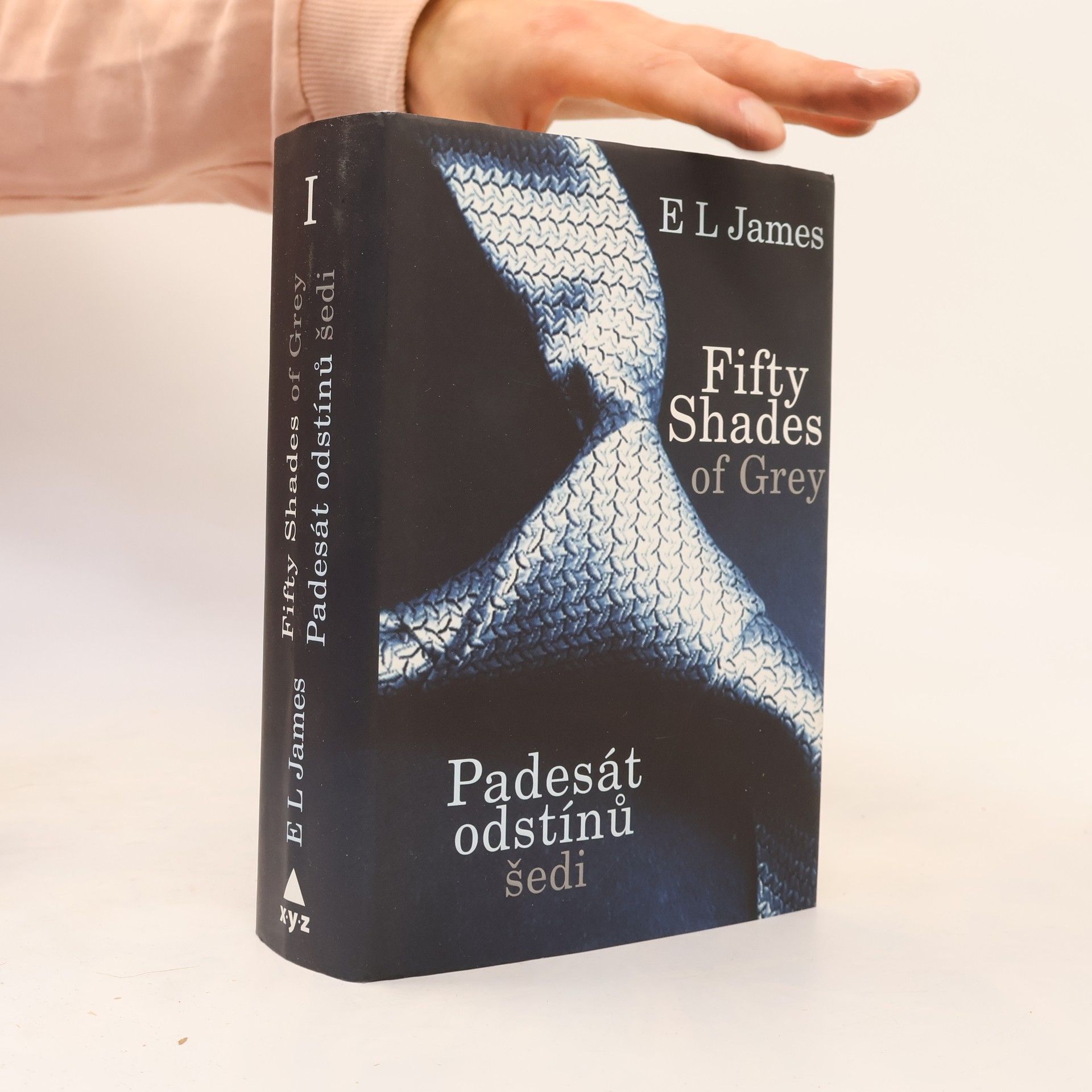 E. L. James Padesát odstínů šedi