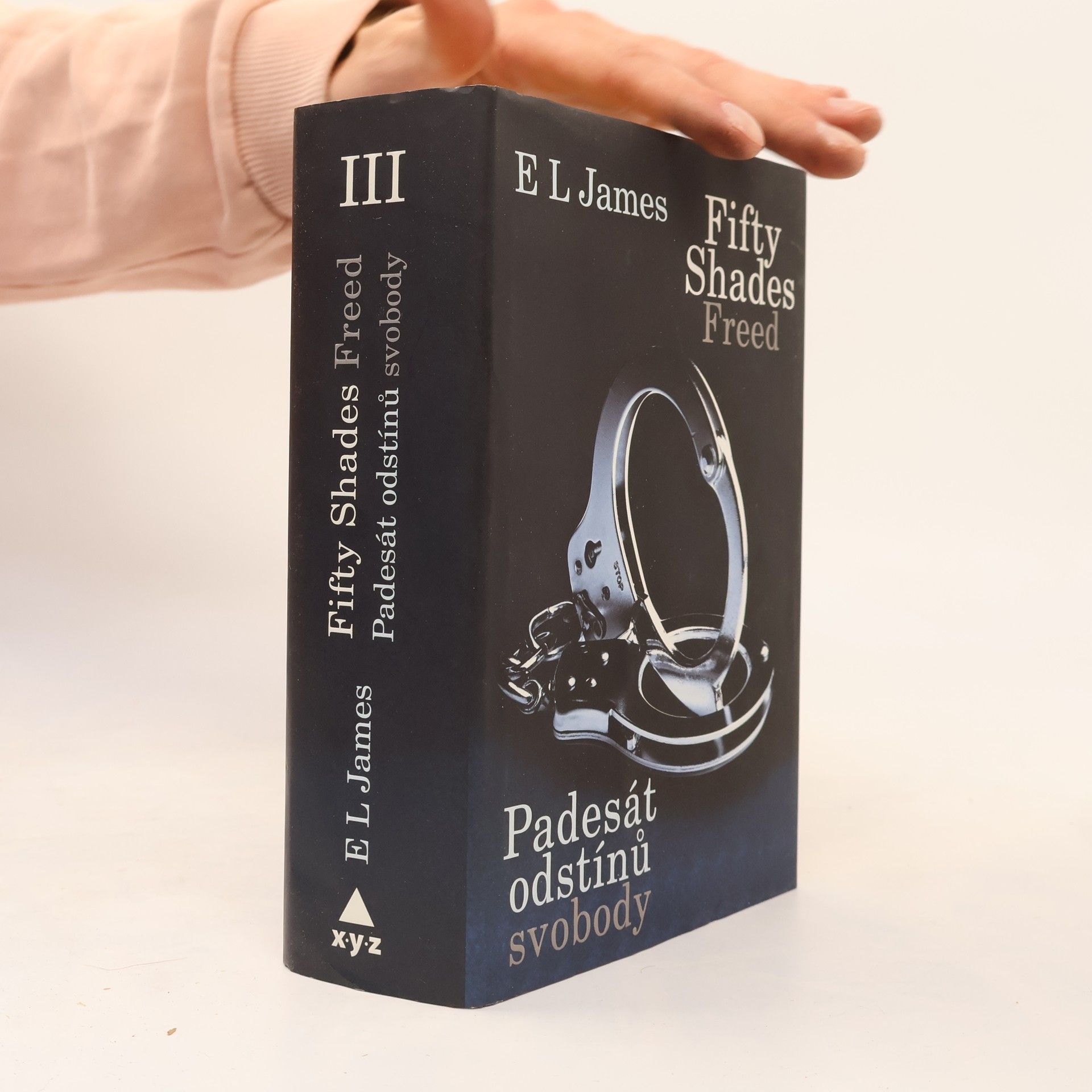 E. L. James Padesát odstínů svobody
