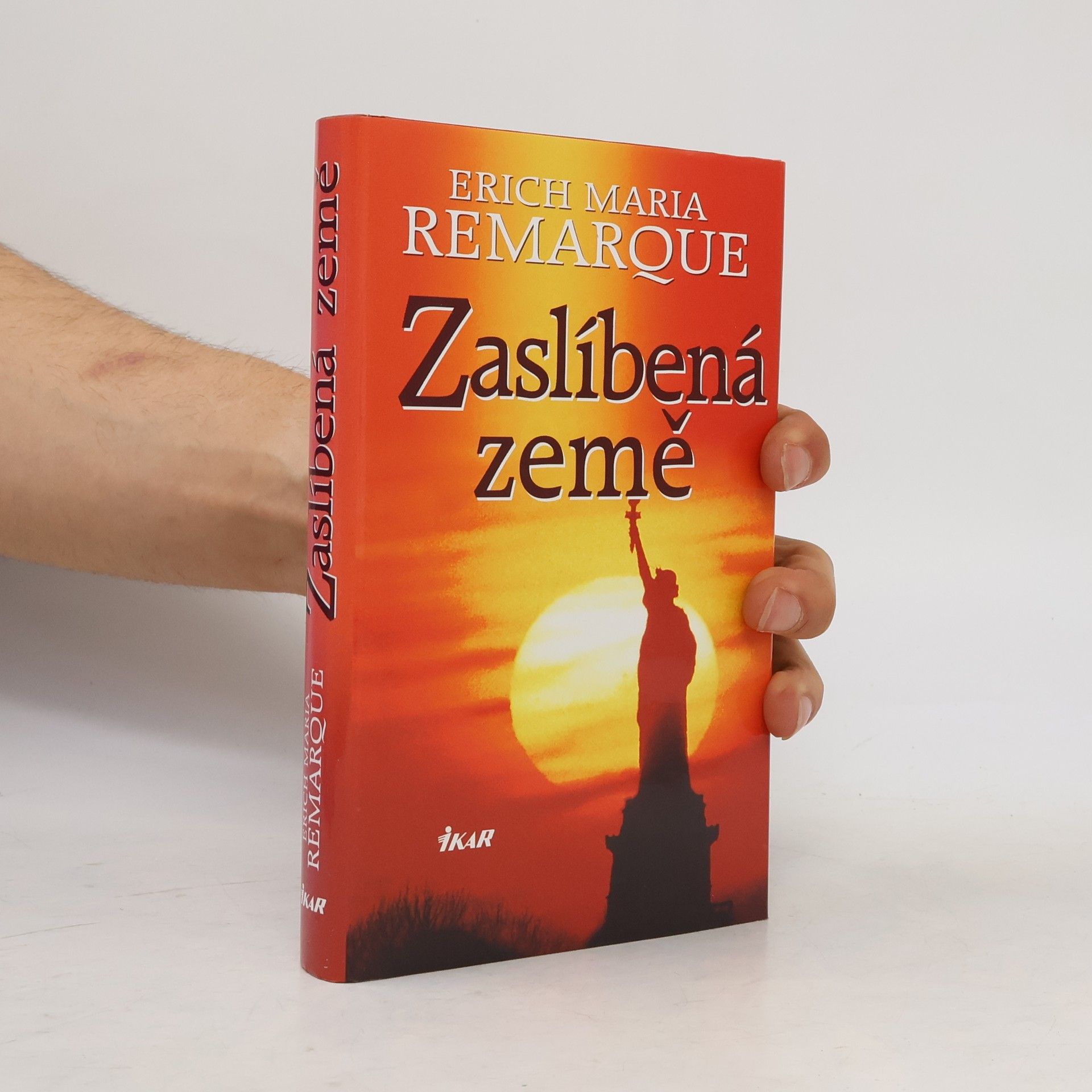 Erich Maria Remarque Zaslíbená země
