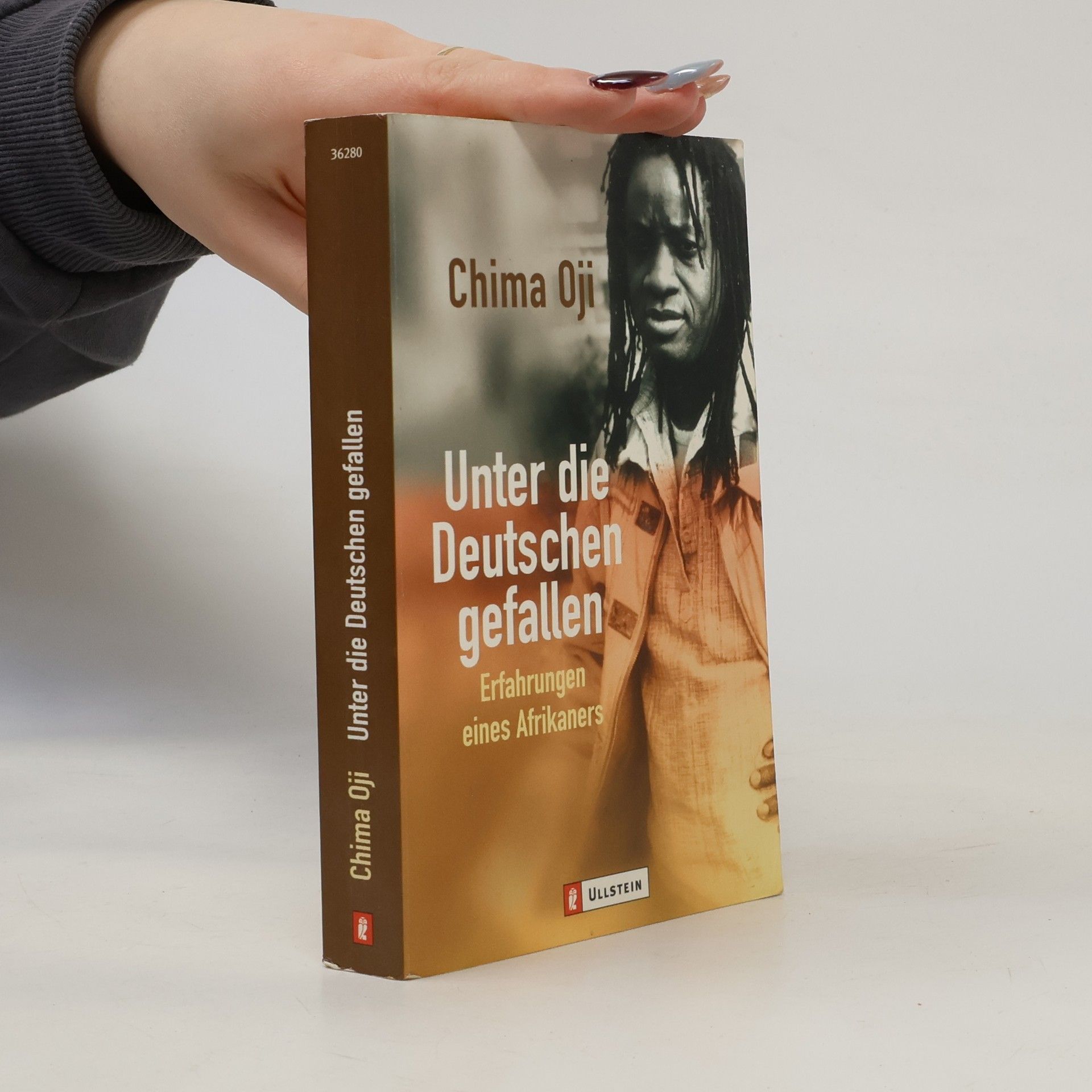 Chima Oji Unter die Deutschen gefallen
