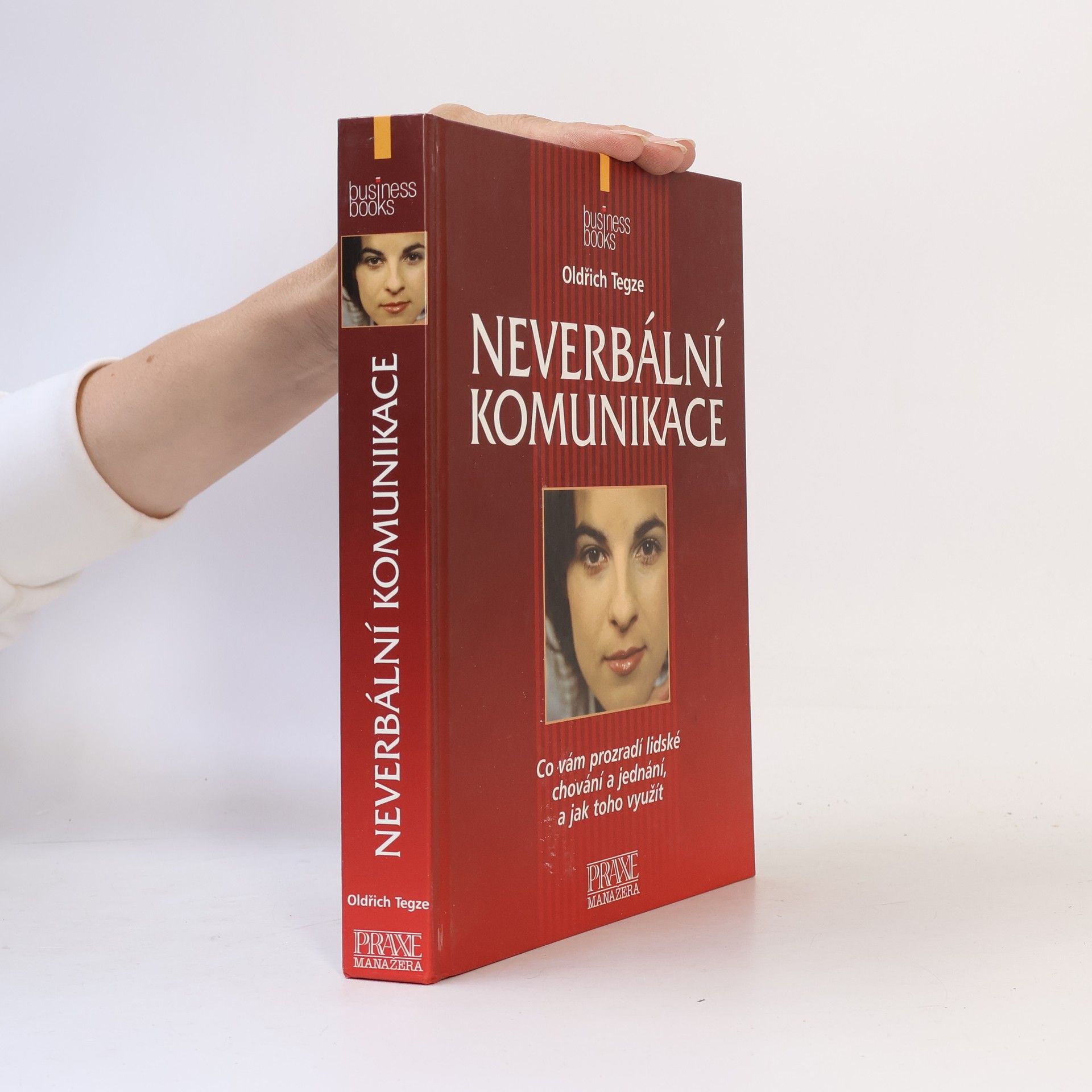 Neverbální komunikace