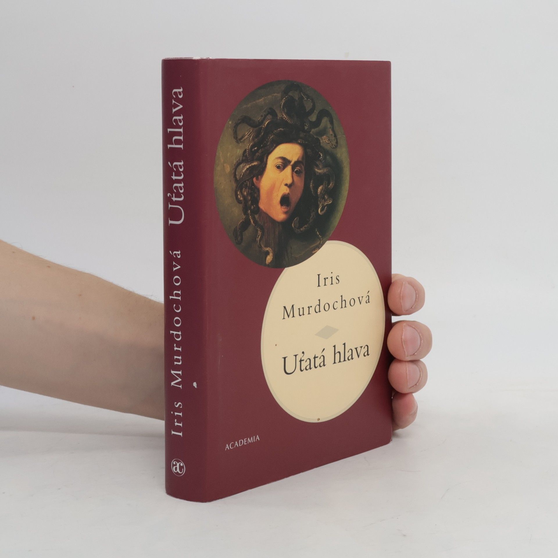 Iris Murdoch Uťatá hlava