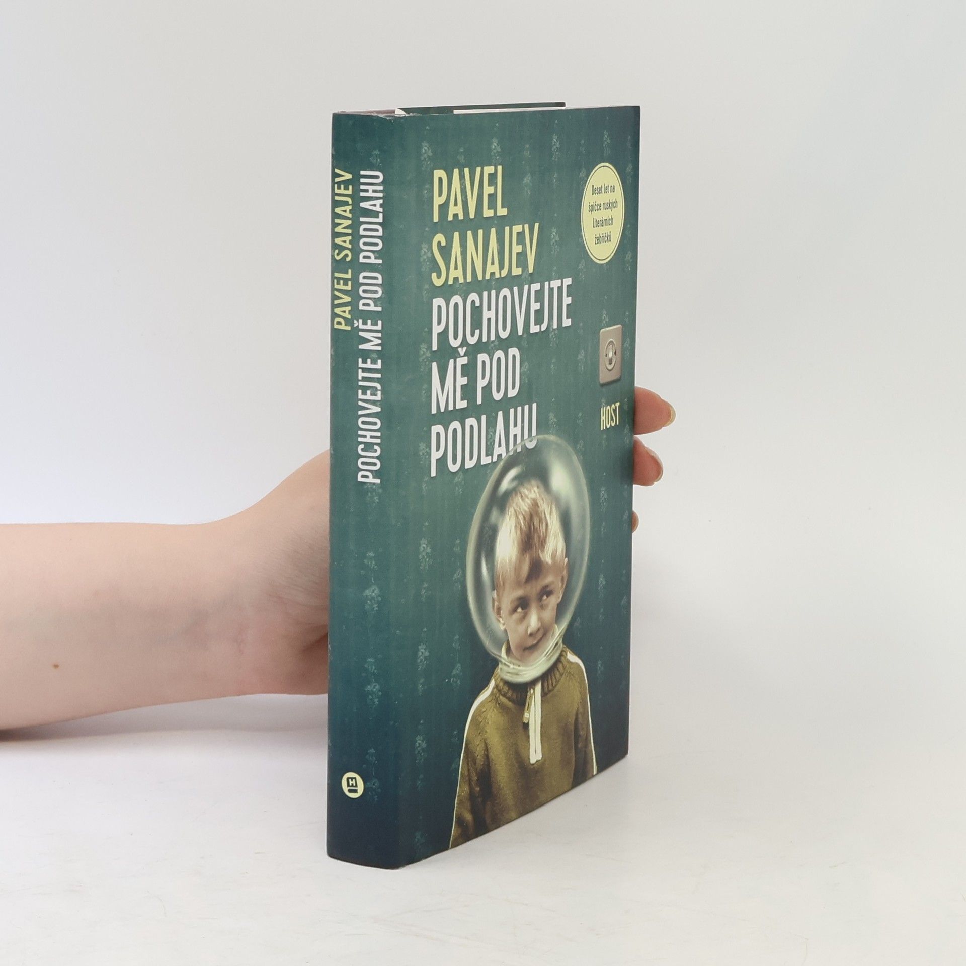 Pavel V. Sanaev Pochovejte mě pod podlahu