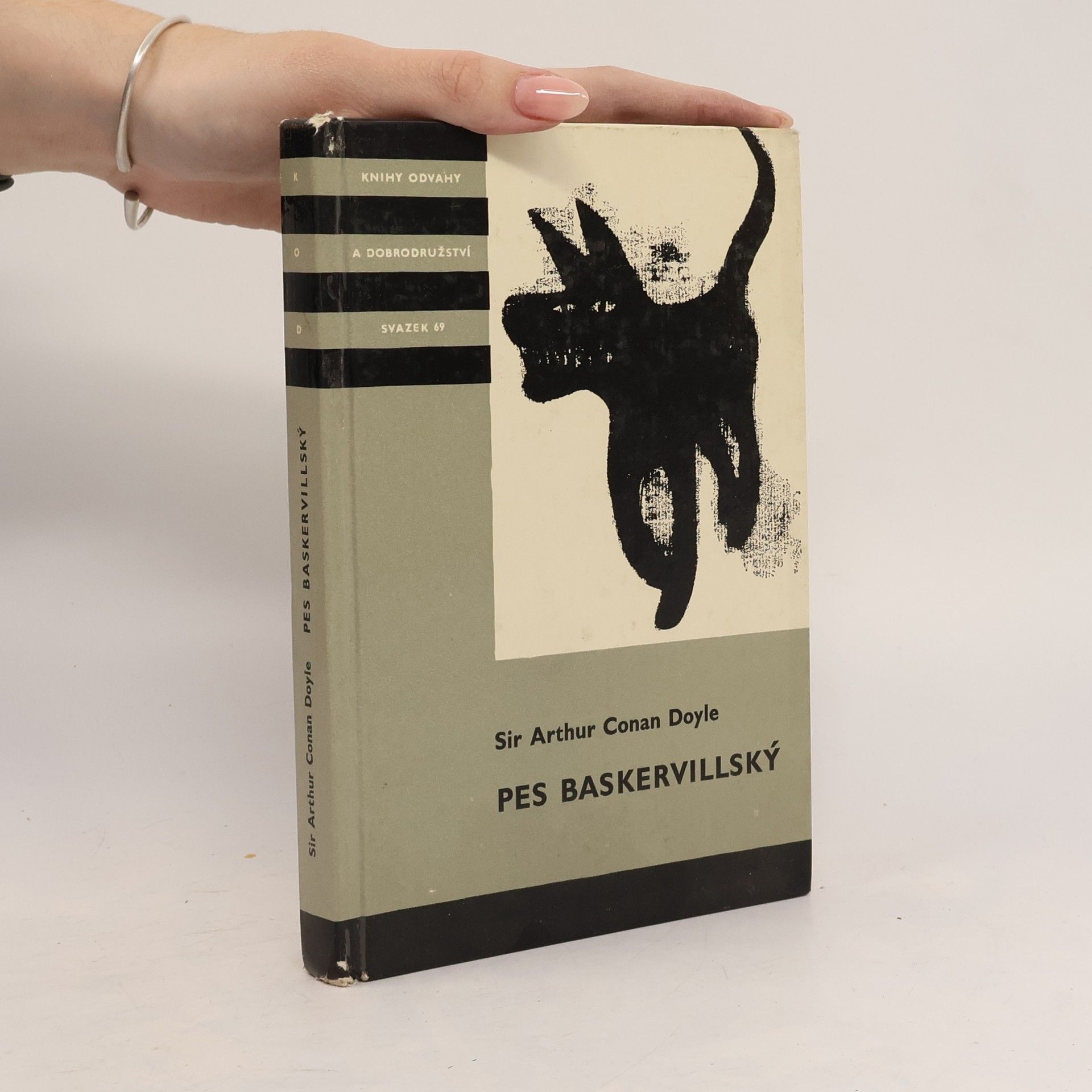 Arthur Conan Doyle Pes baskervillský