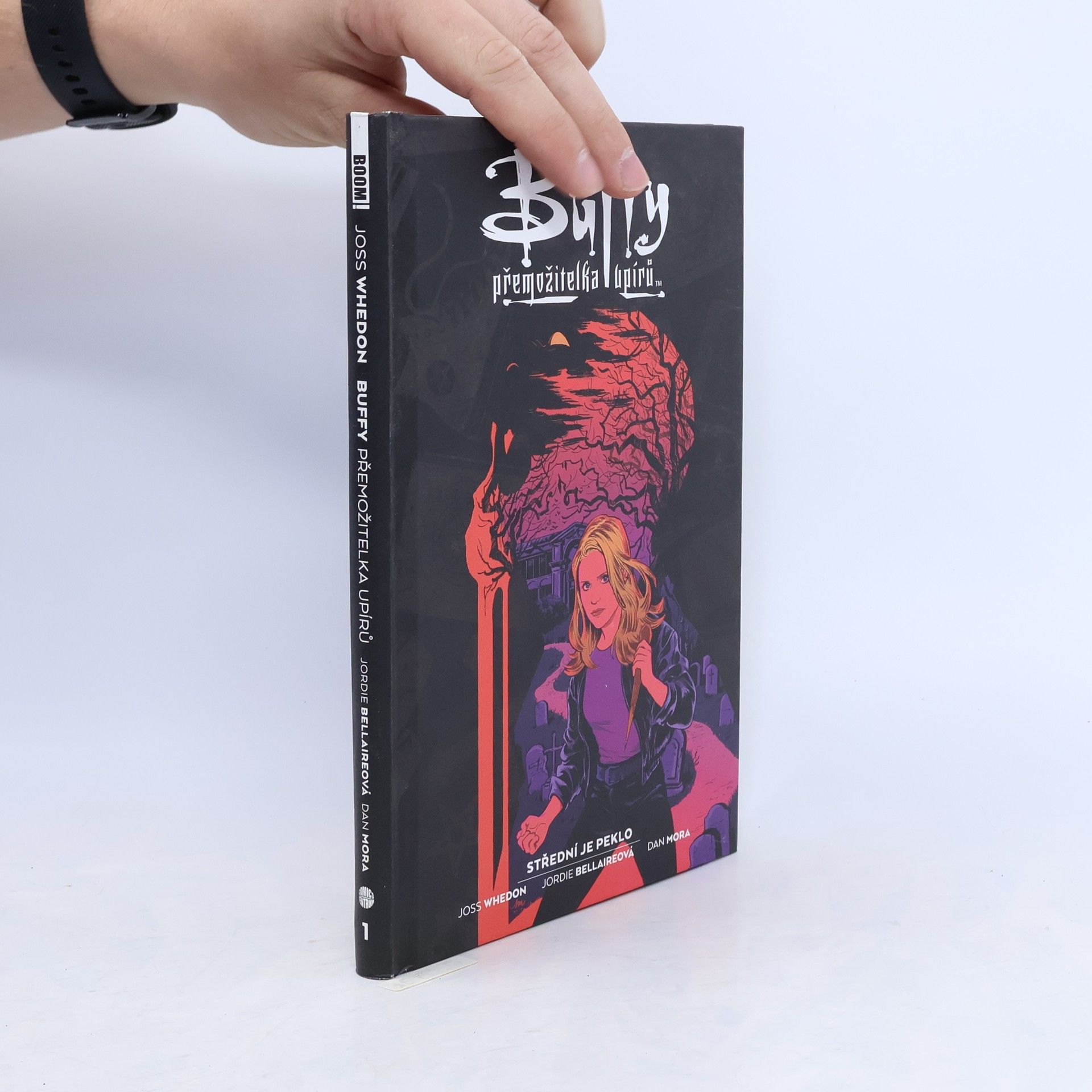 Buffy, přemožitelka upírů. Kniha první, Střední je peklo