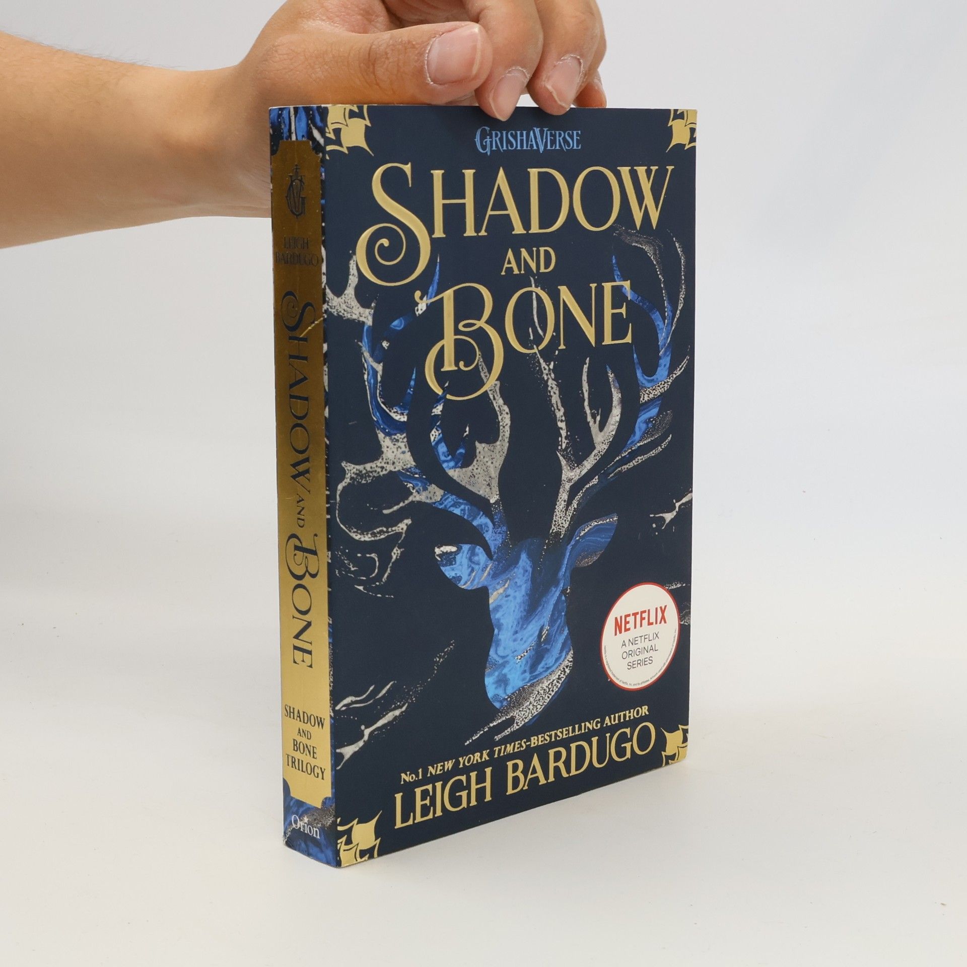 Leigh Bardugo Shadow and Bone