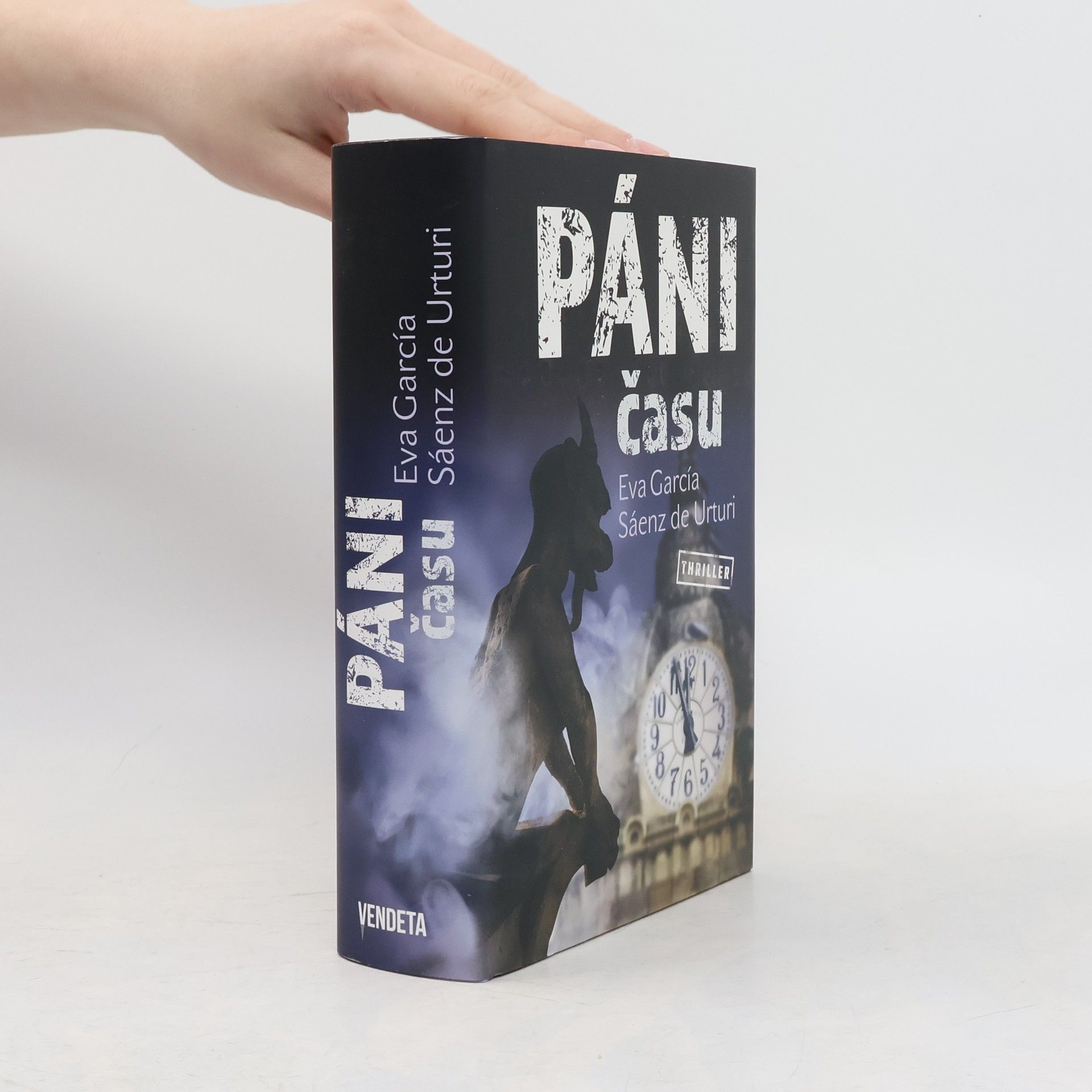Eva García Sáenz Páni času
