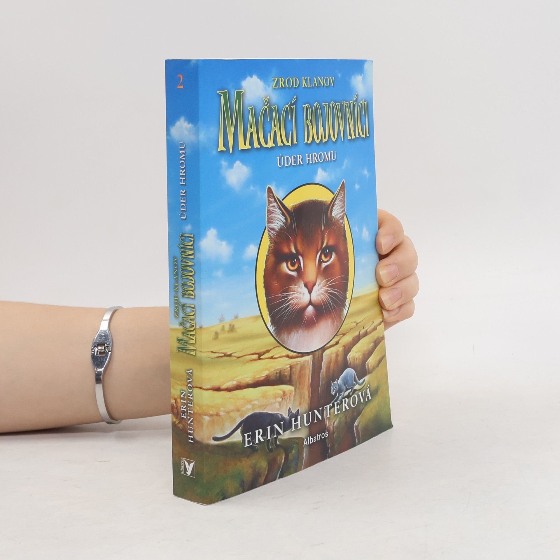 Erin Hunter Úder hromu