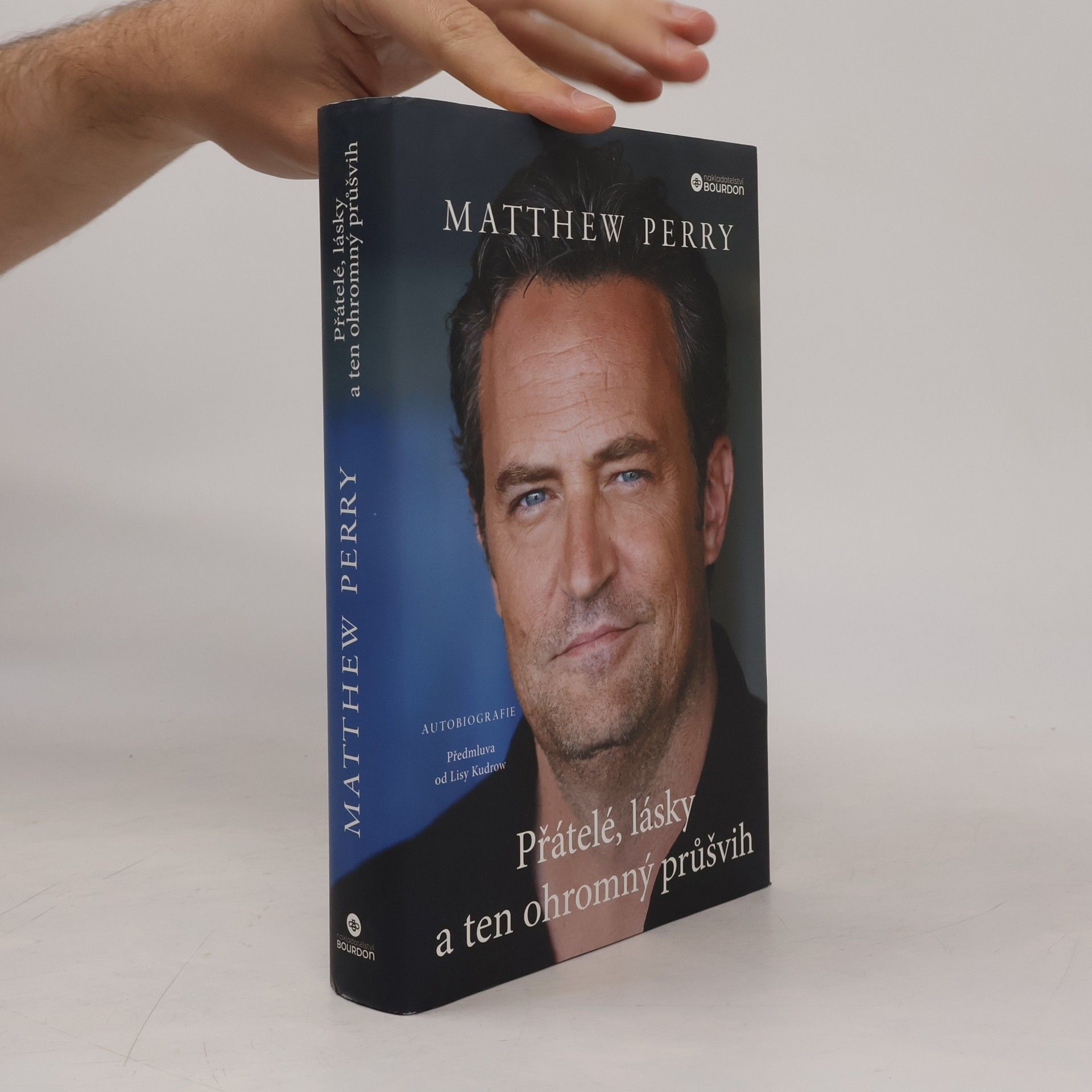 Matthew Perry Přátelé, lásky a ten ohromný průšvih